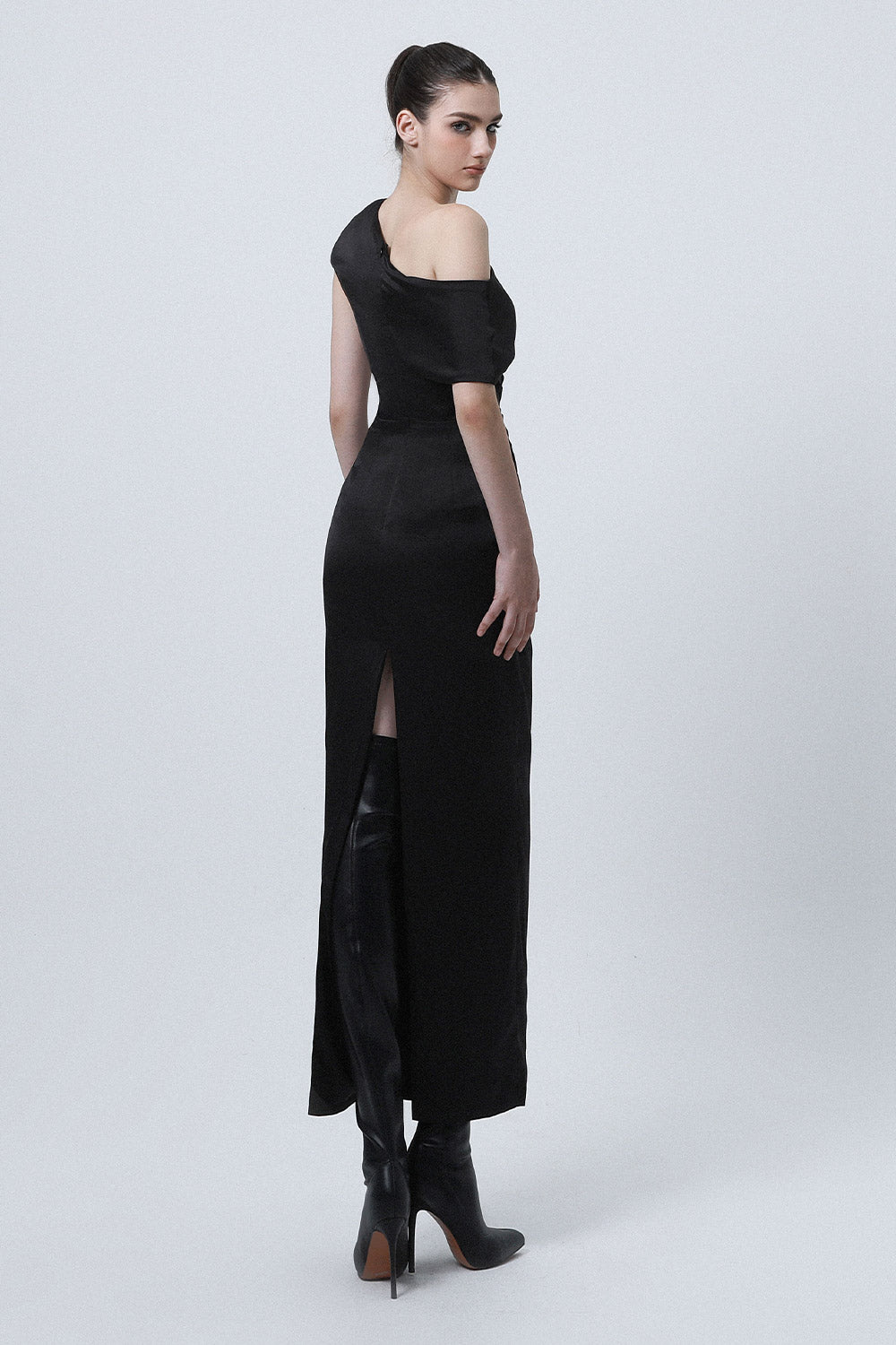 Bound Sheath Asymmetric Shoulder Silk Midi Dress