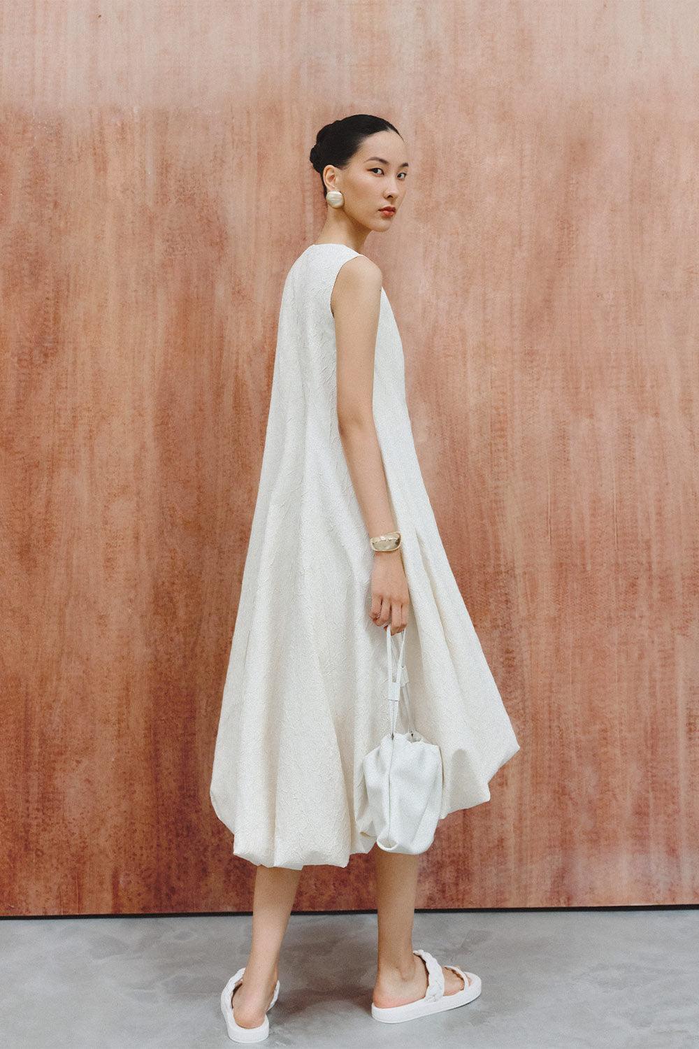 Lydia Bubble Plunge Neck Foam Knee-length Dress