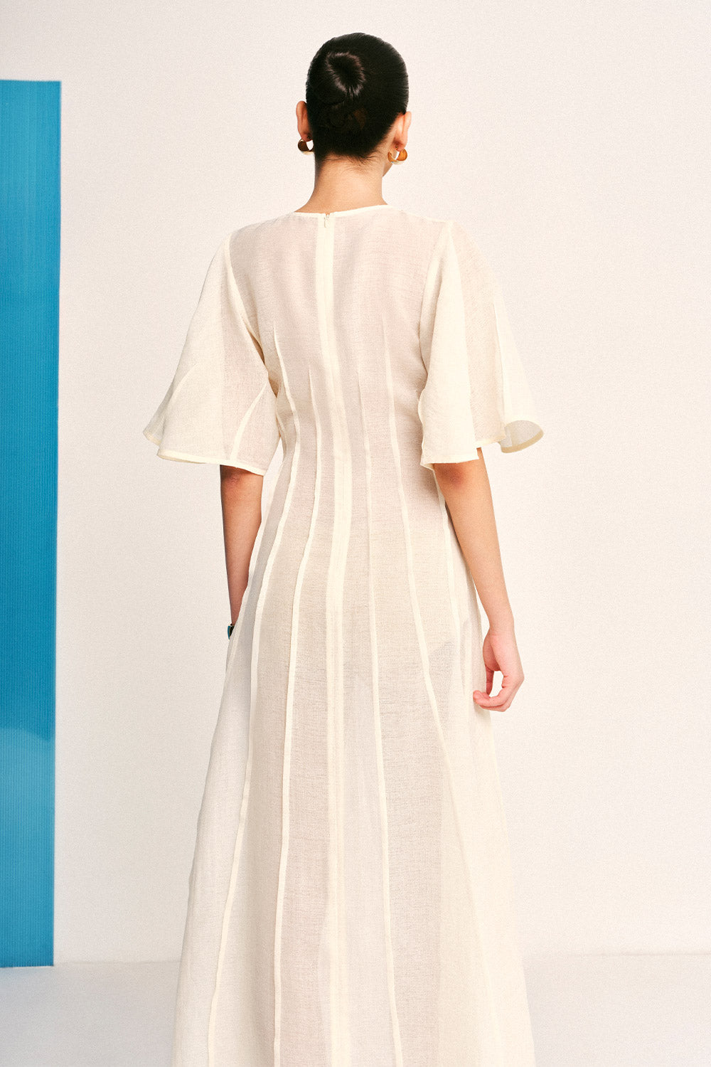 Clever Ben A-line Bell Sleeved Sheer Fabric Midi Dress