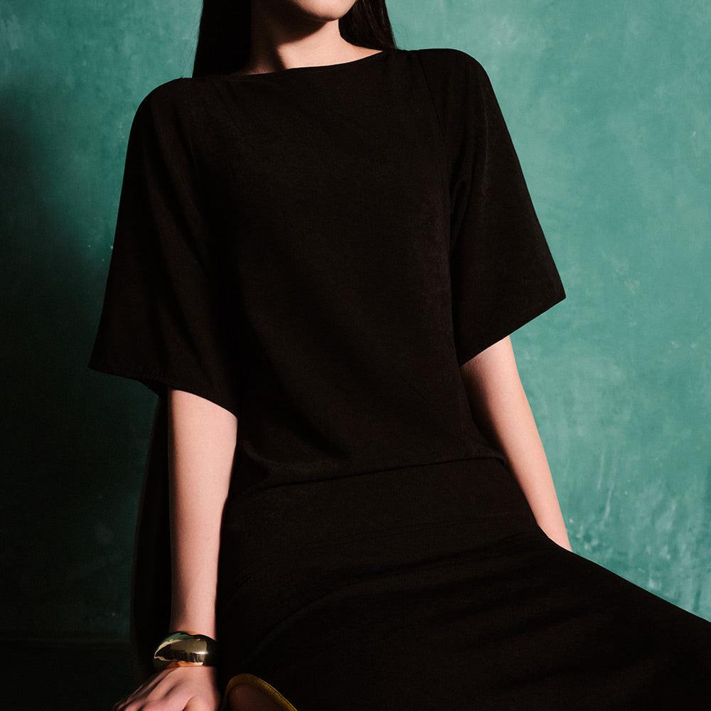 Julie A-line Wide Sleeved Spandex Velvet Midi Dress