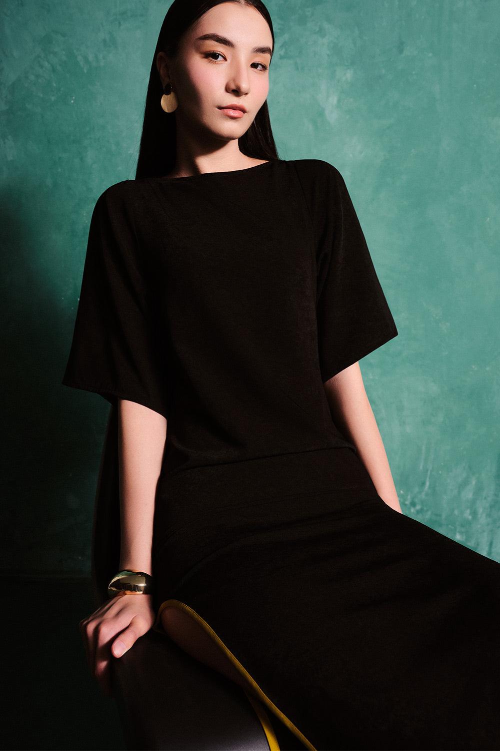 Julie A-line Wide Sleeved Spandex Velvet Midi Dress