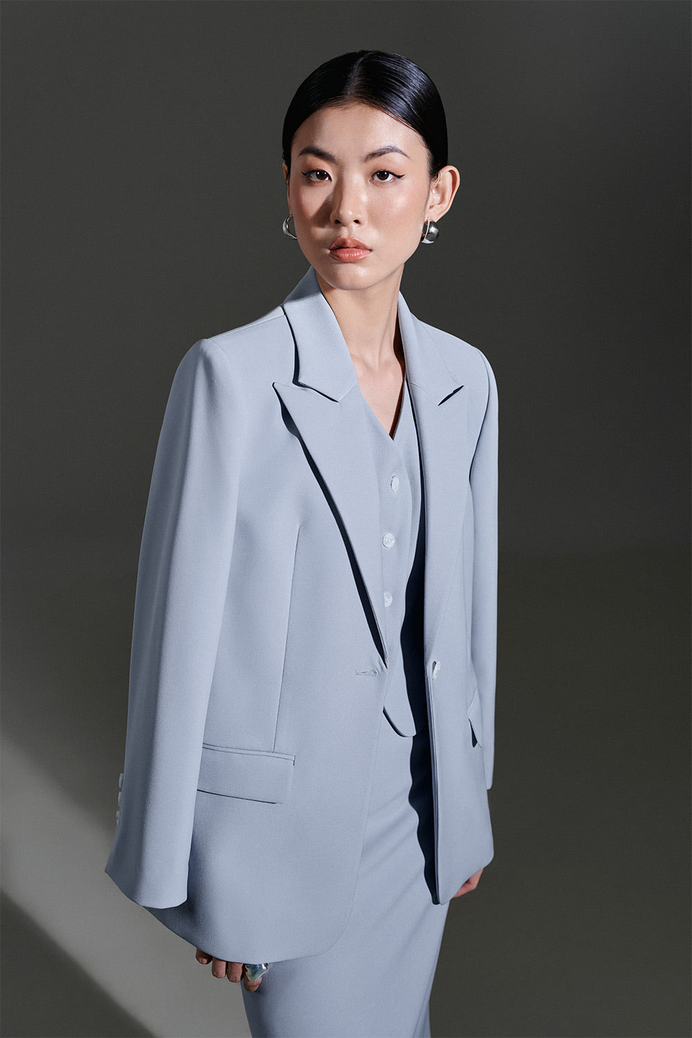 Xavia Straight Peak Lapel Twill Blazer