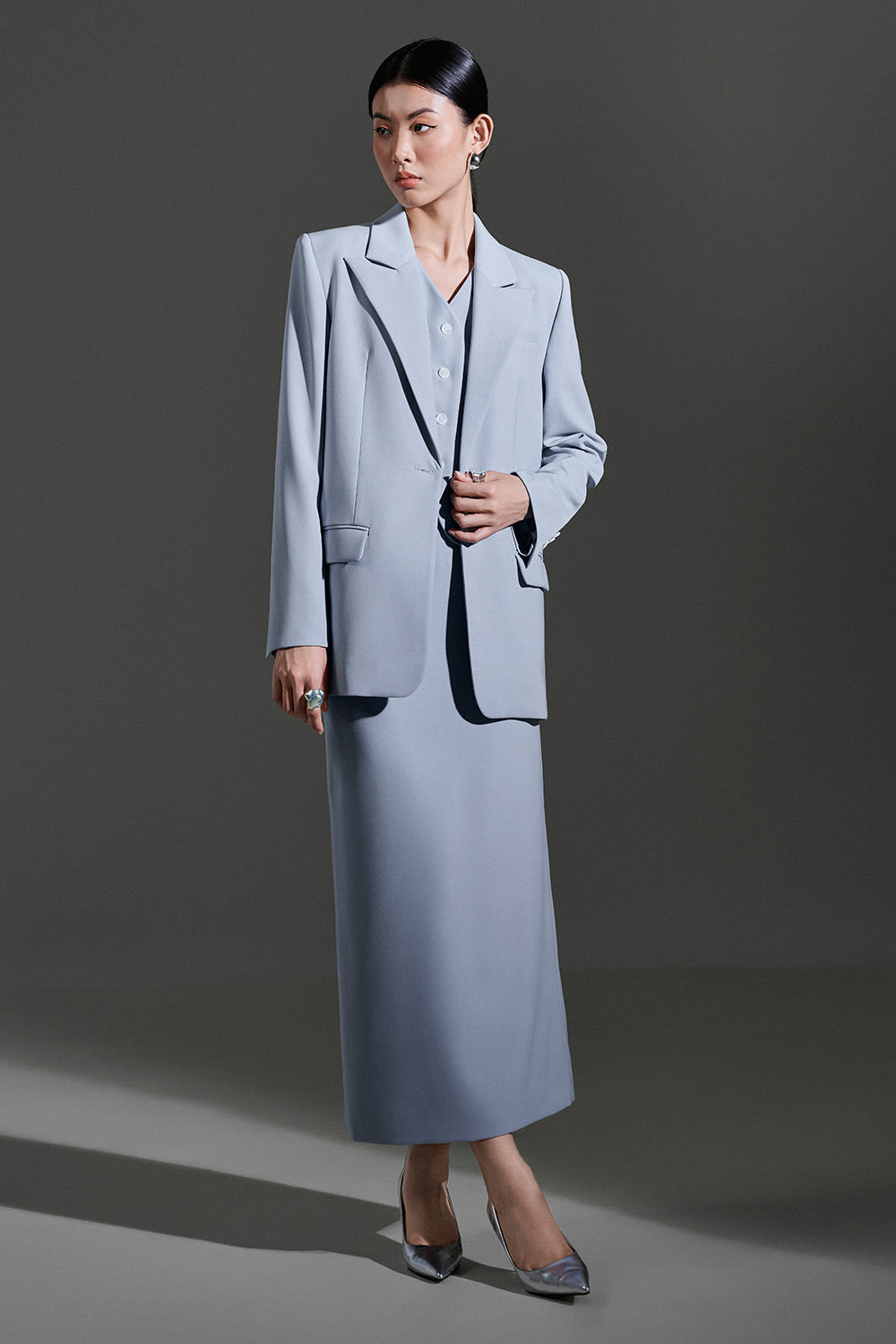 Xavia Straight Peak Lapel Twill Blazer