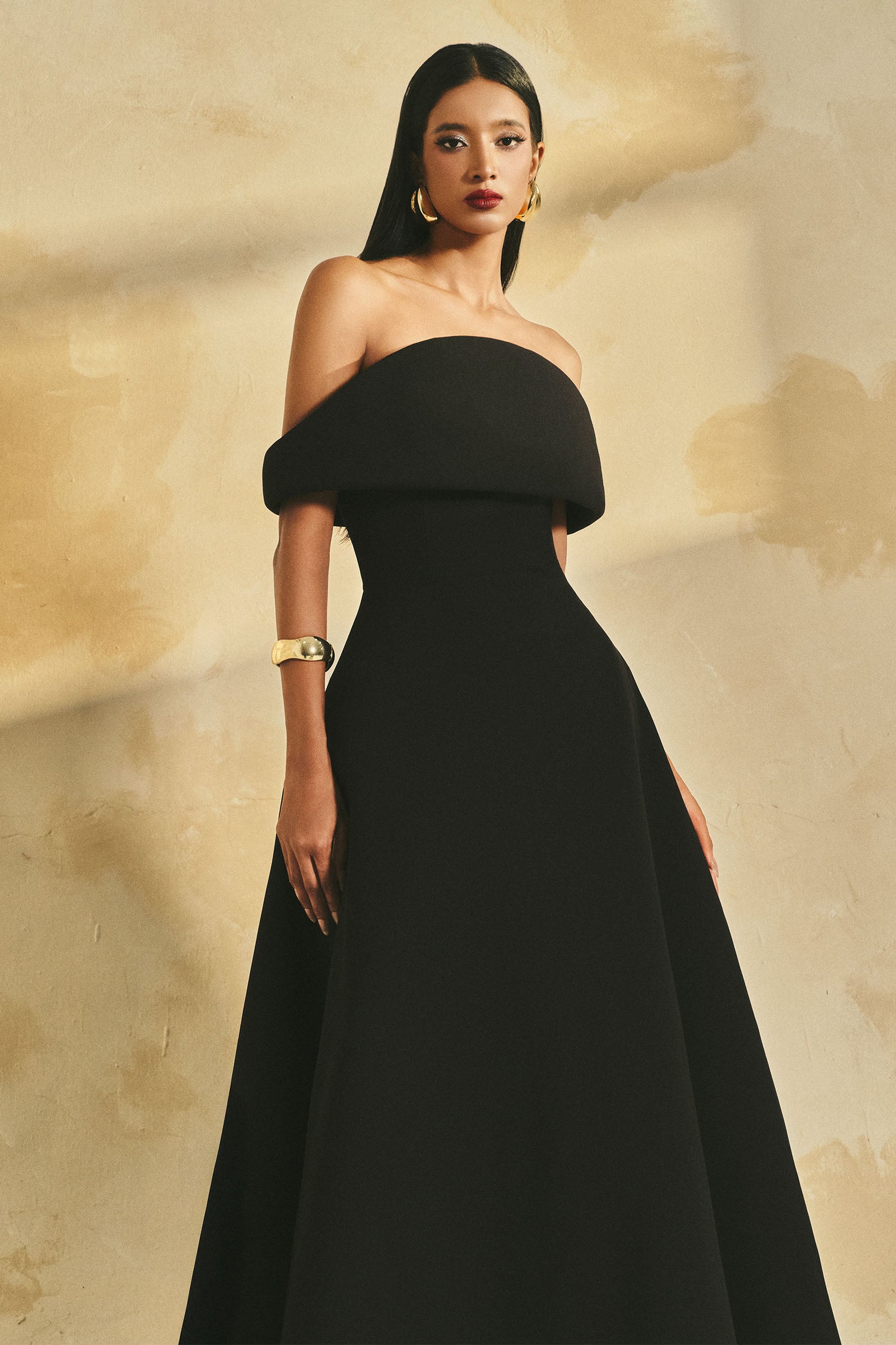 Zee Curved Neck Maxi Dress