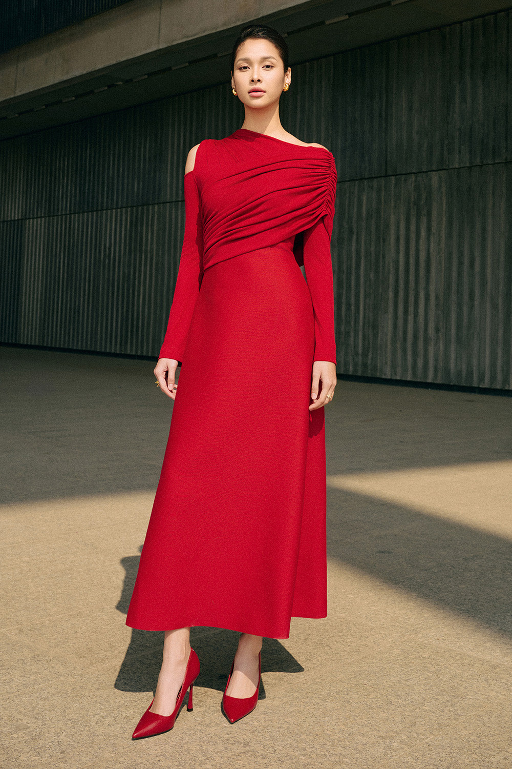 Luminous A-line Asymmetric Shoulder Jersey Maxi Dress