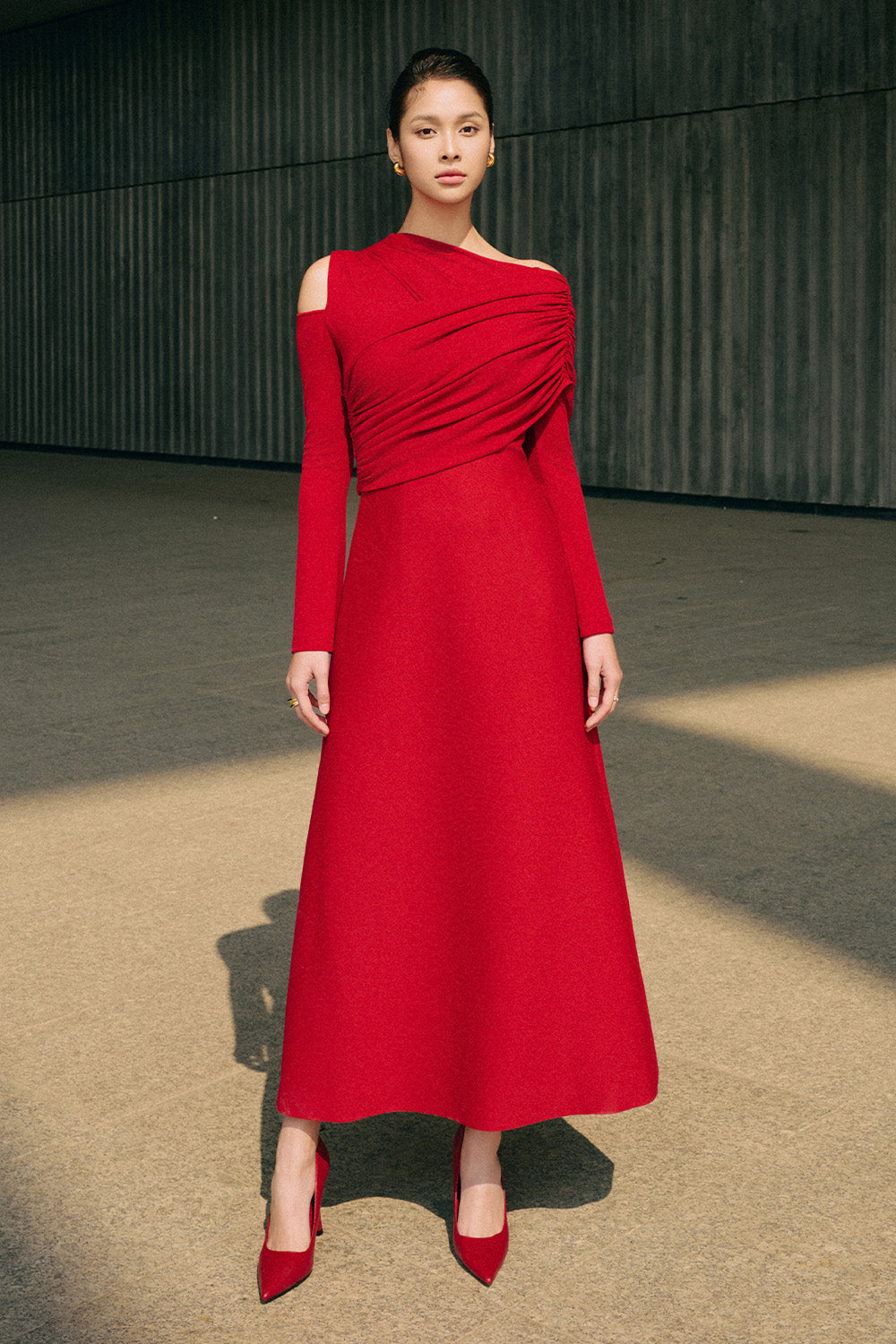 Luminous A-line Asymmetric Shoulder Jersey Maxi Dress