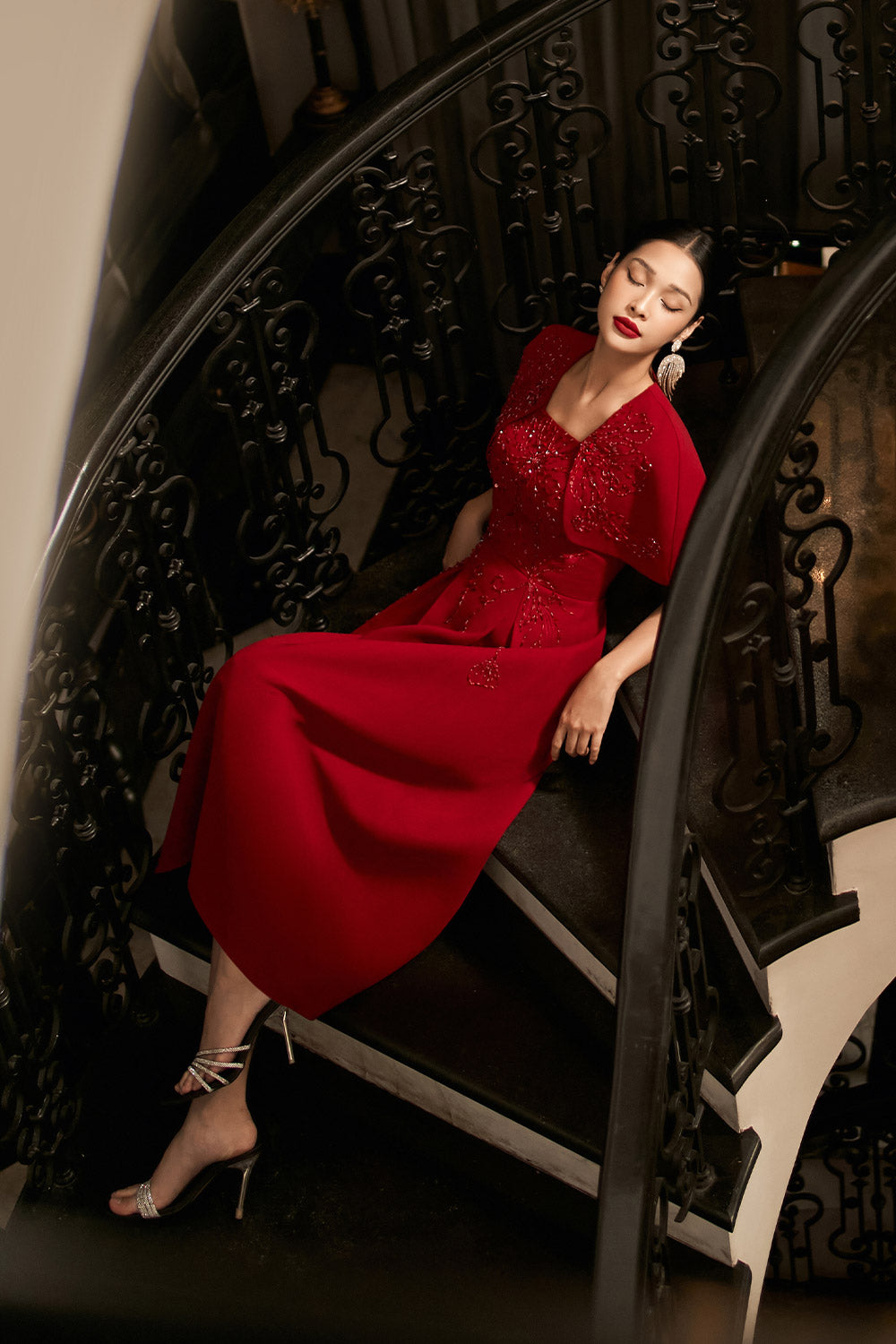 Ruby Gored Cape Sleeved Linen Blend Midi Dress