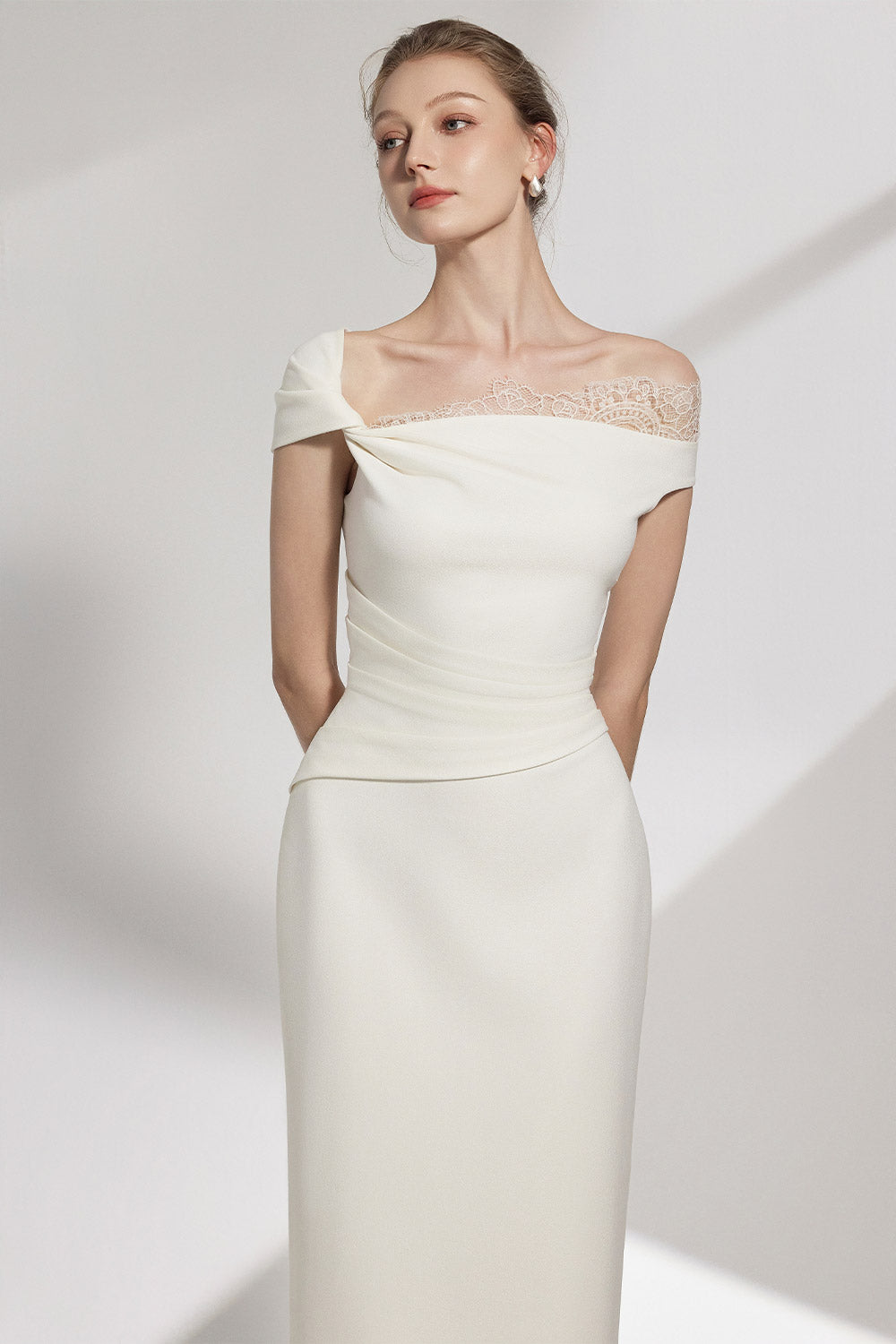 Elysian Sheath Asymmetric Sleeved Brocade Midi Dress White / L