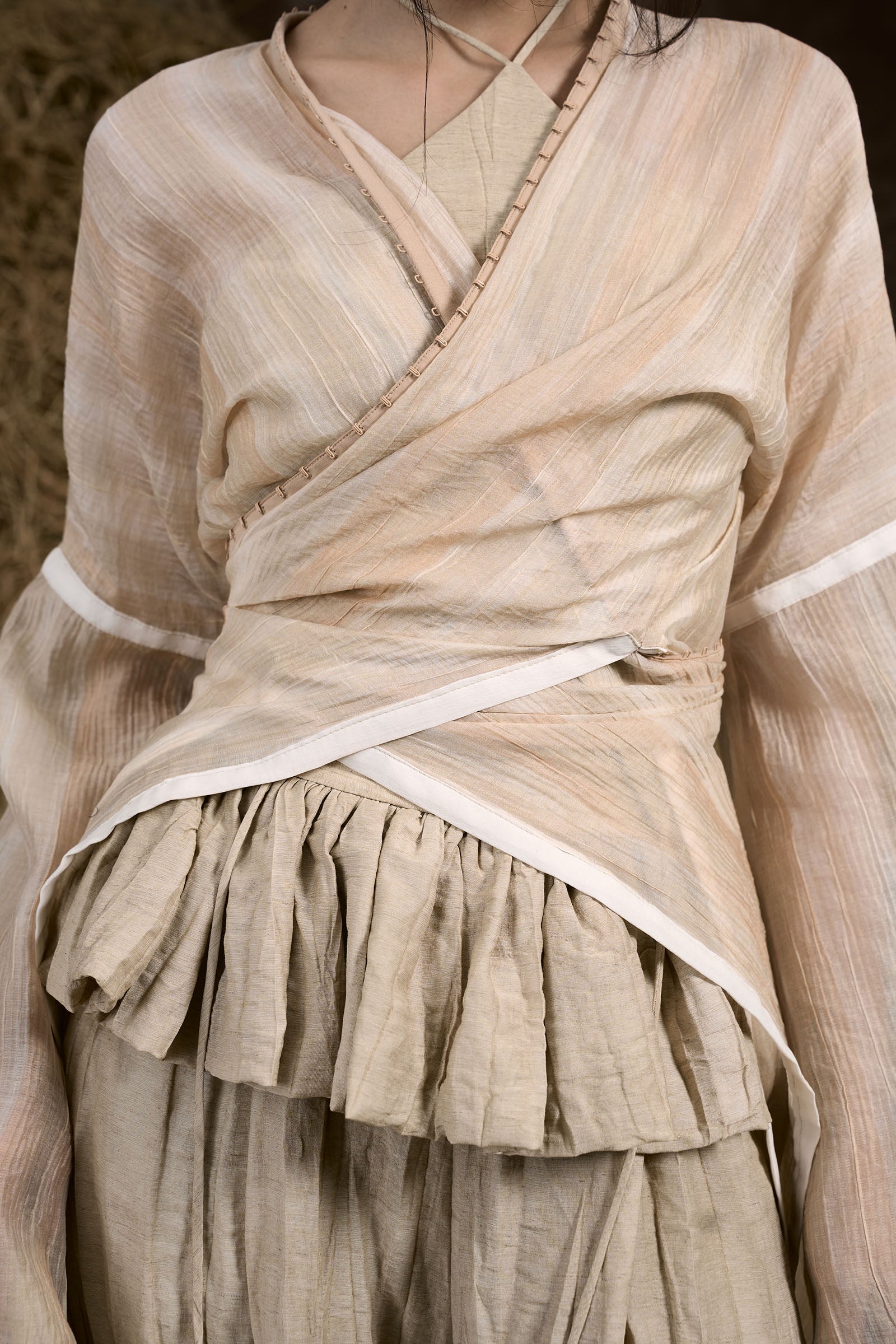 Giap Hat Wide Sleeve Ao Dai