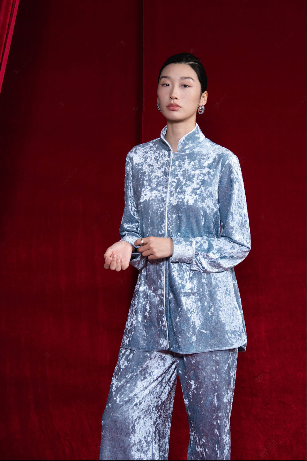 Xuan Chi Straight Cuff Sleeved Silk Top