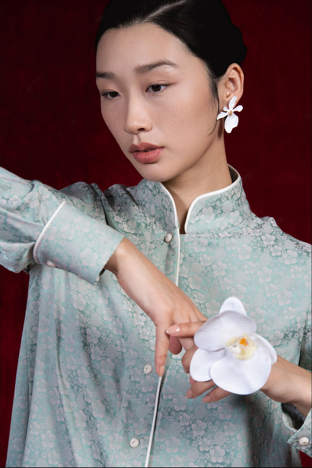 Xuan Chi Straight Cuff Sleeved Silk Top