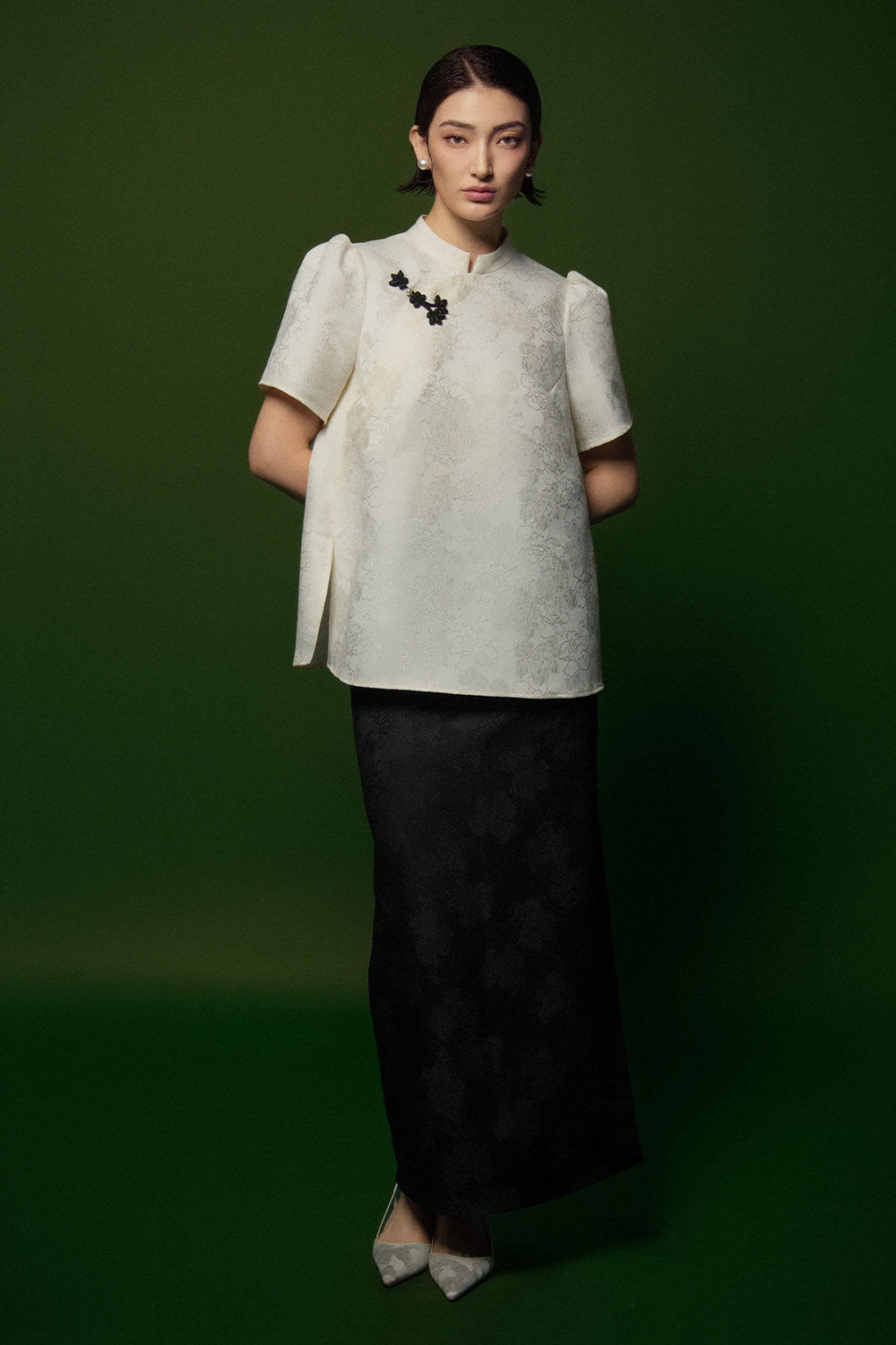 Tu Cau Trapezoid Short Sleeved Brocade Top