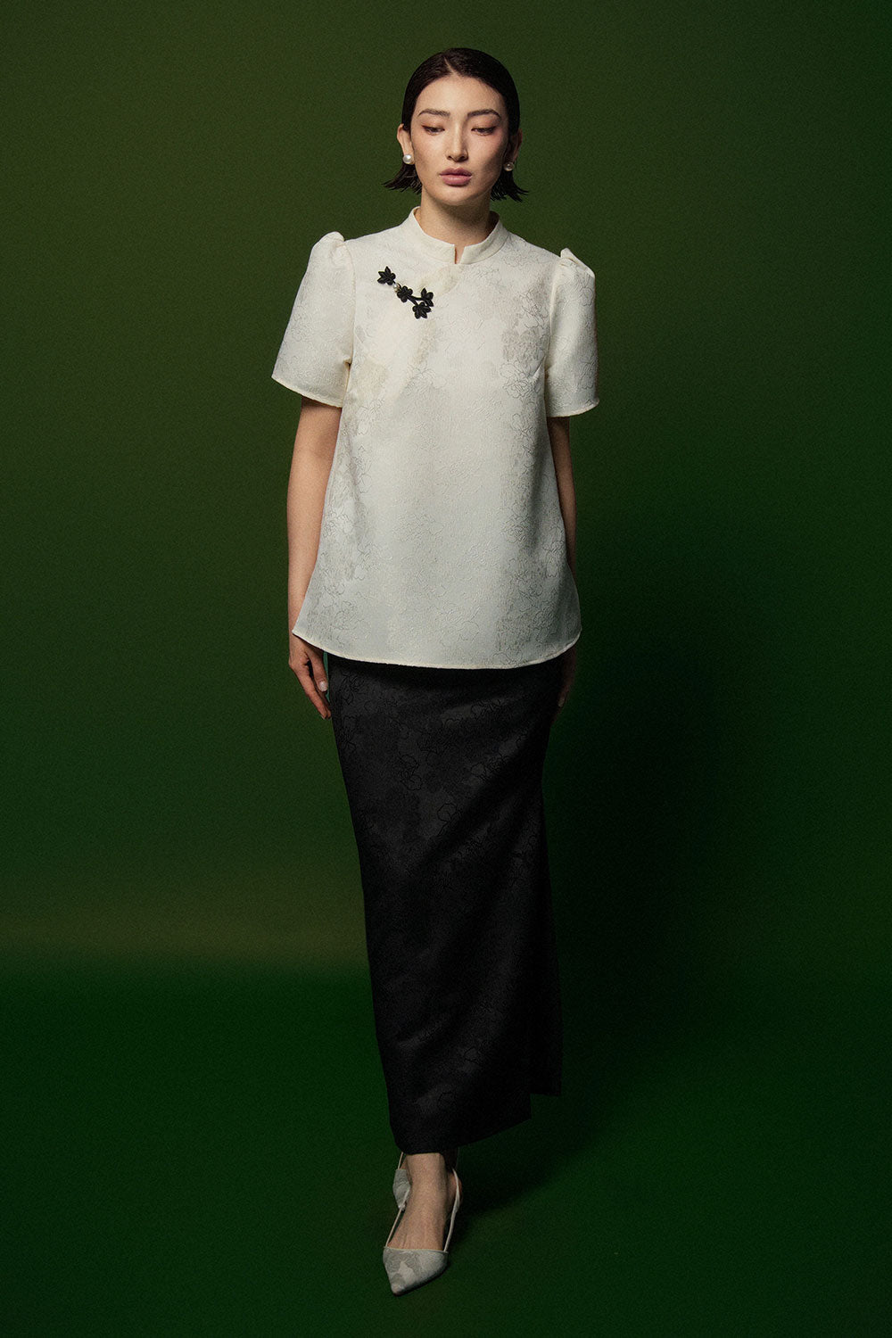 Tinh Duyen Straight Side Slit Taffeta Midi Skirt