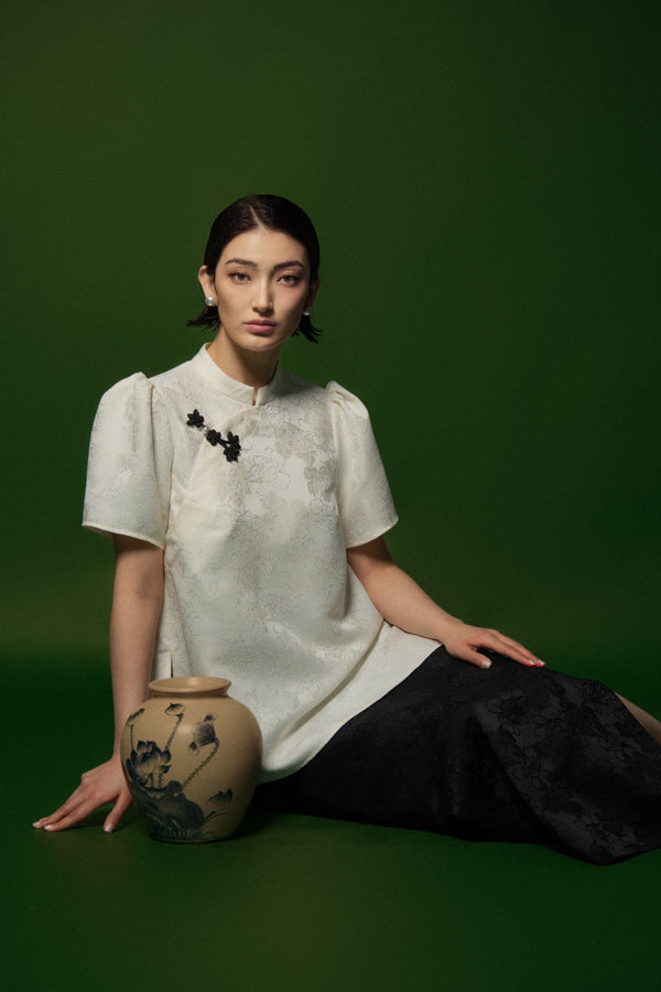 Tu Cau Trapezoid Short Sleeved Brocade Top