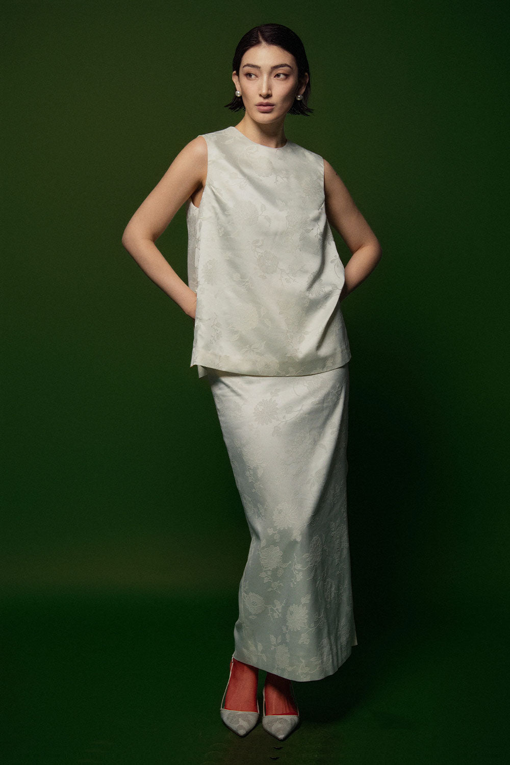 Tinh Duyen Straight Side Slit Taffeta Midi Skirt