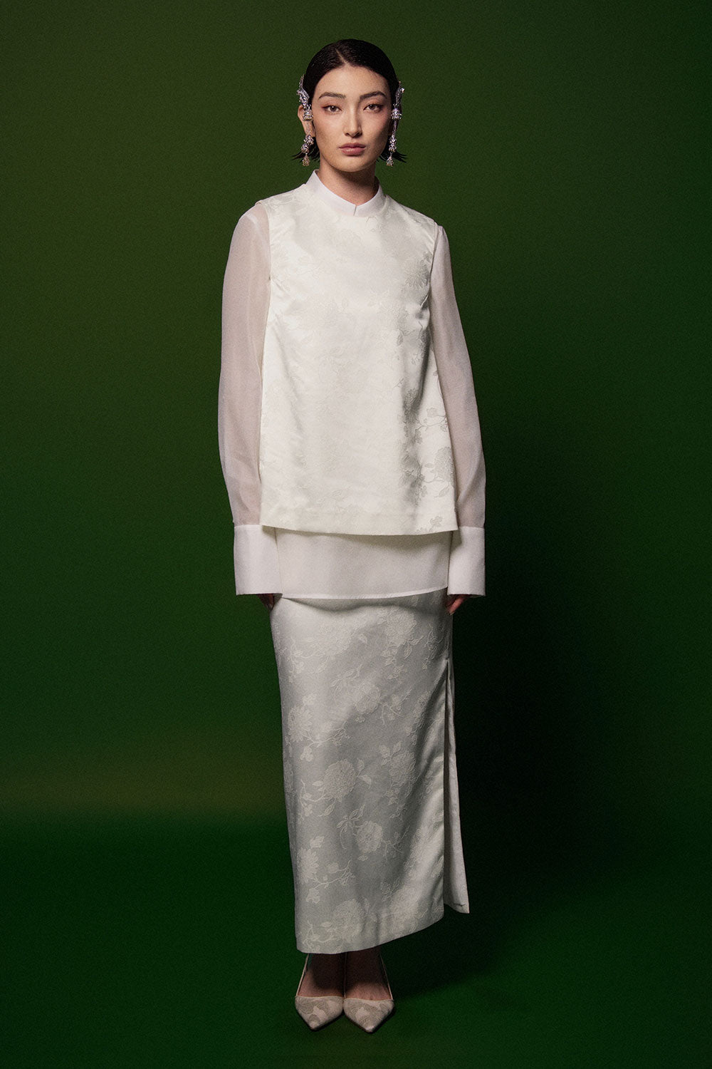 Tinh Duyen Straight Side Slit Taffeta Midi Skirt