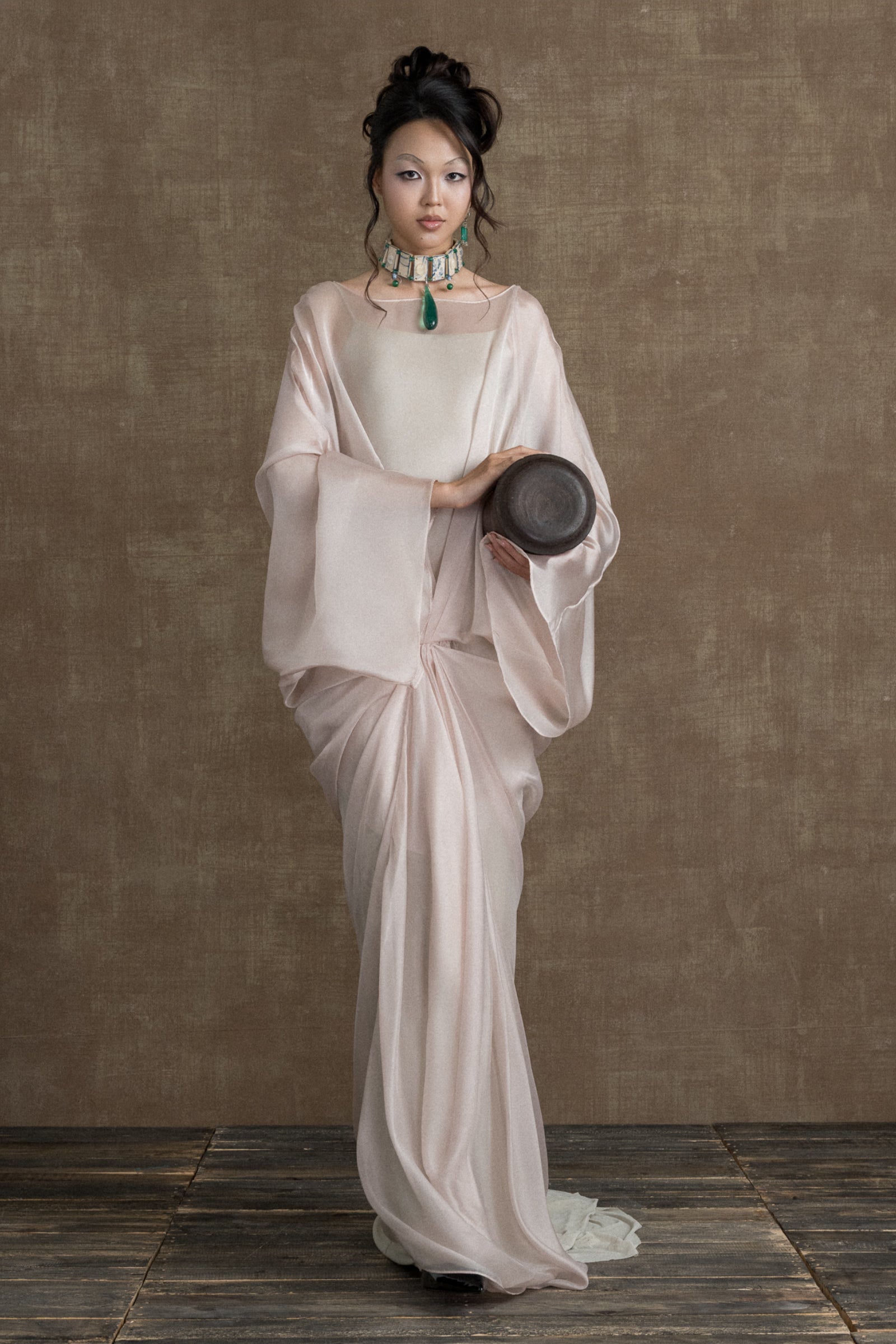 Perle de l’Orient Batwing Sleeve Maxi Dress