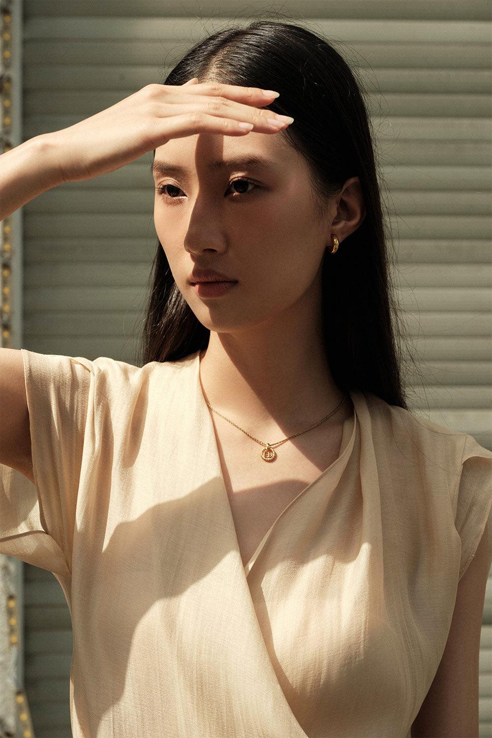 Donna Wrap Cap Sleeved Silk Crepe Top