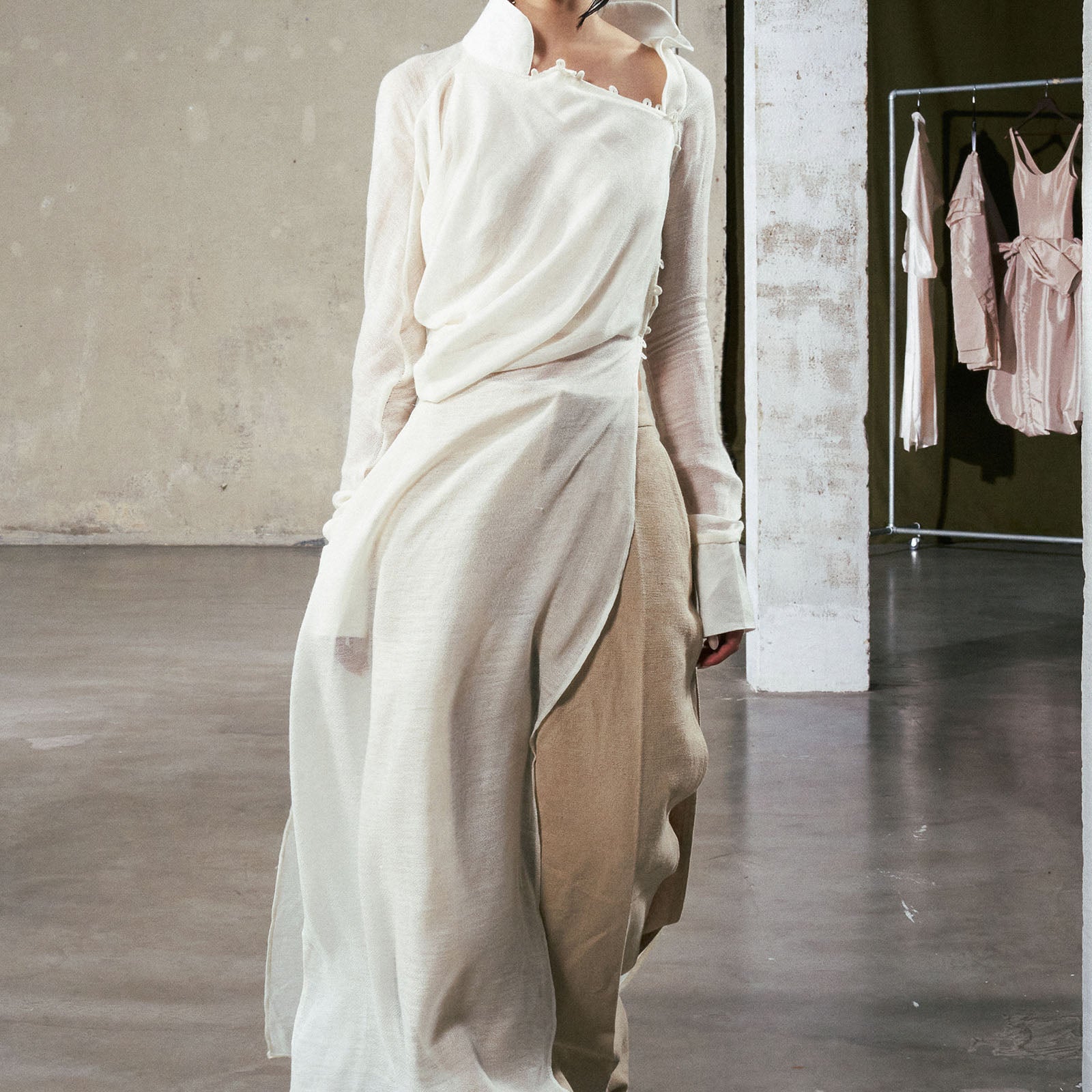 Bach Van Asymmetric Neck Ao Dai - MEAN BLVD