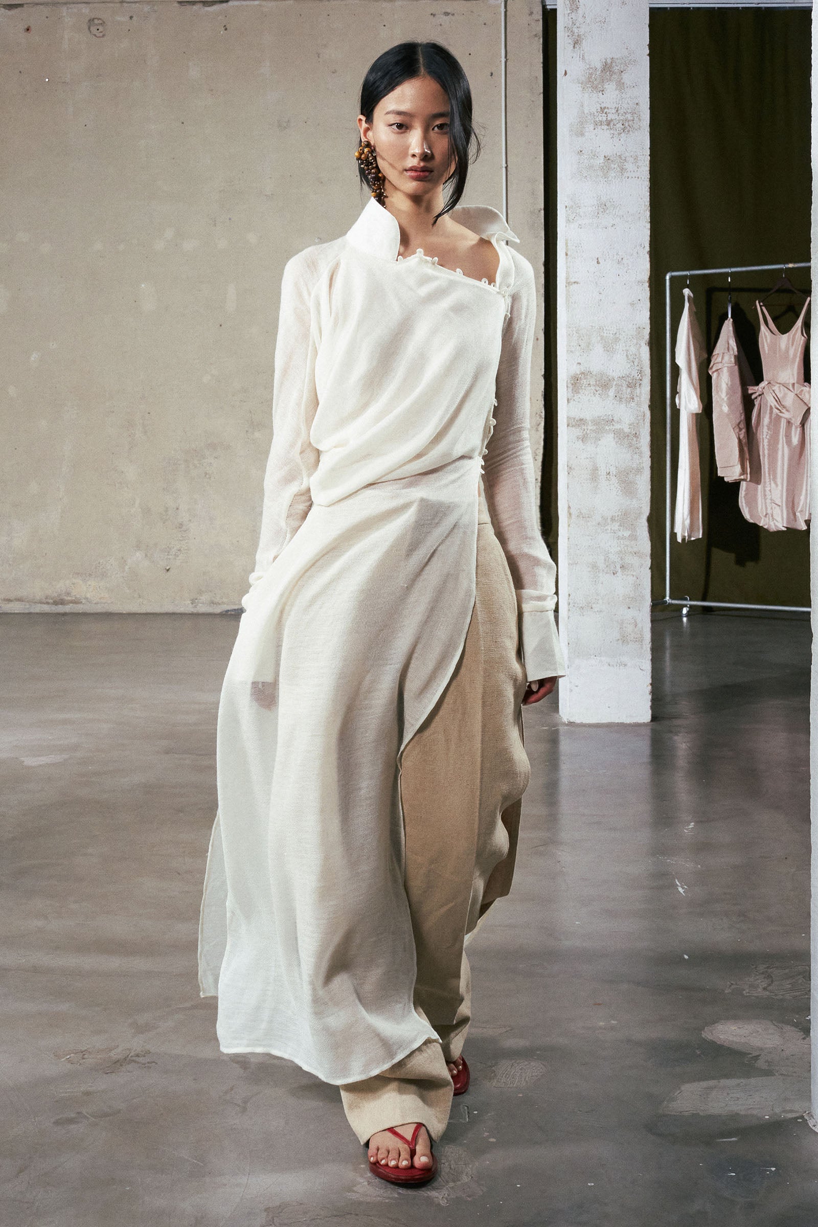 Bach Van Asymmetric Neck Ao Dai - MEAN BLVD
