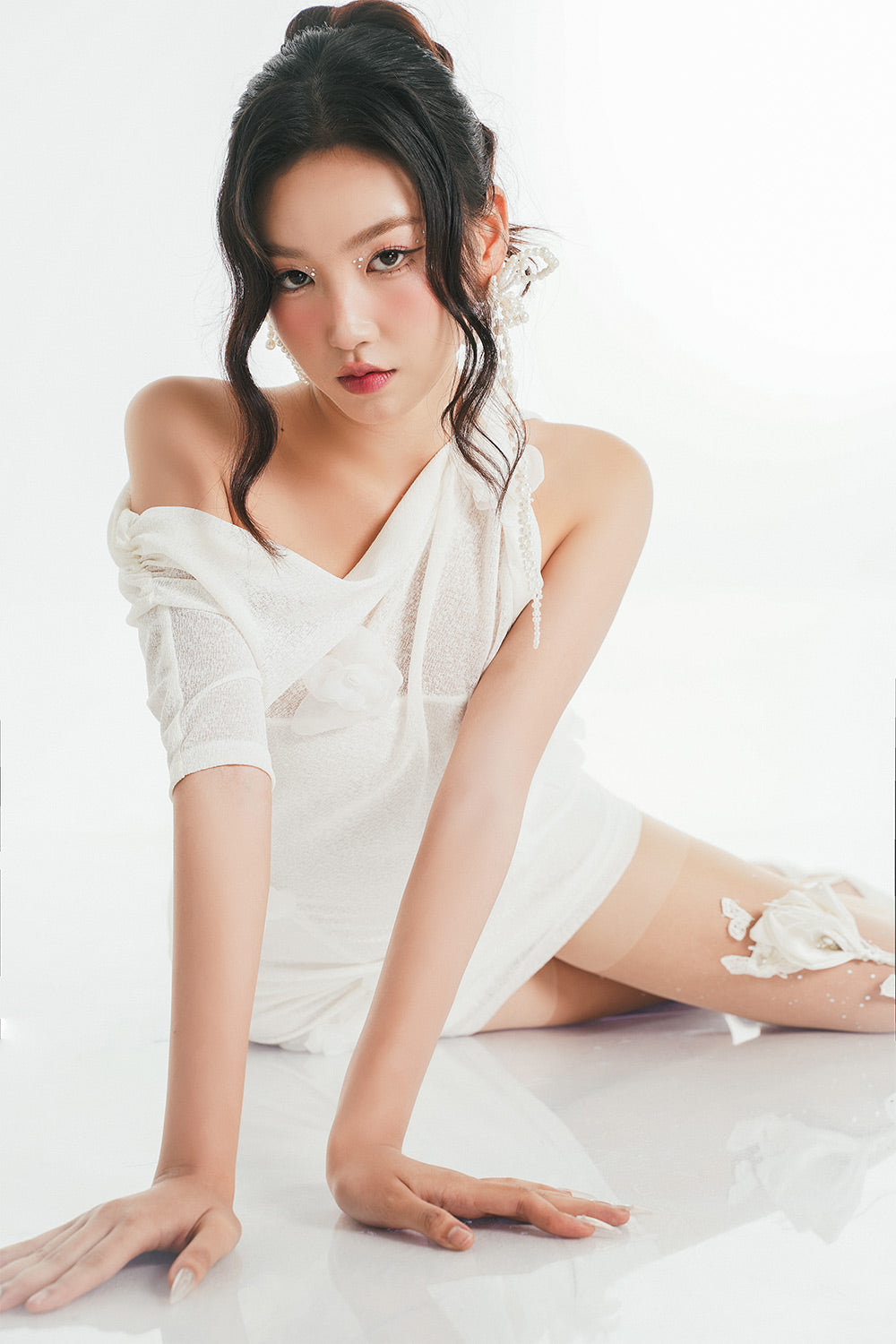 Elysa Bodycon Asymmetric Sleeved Jersey Mini Dress