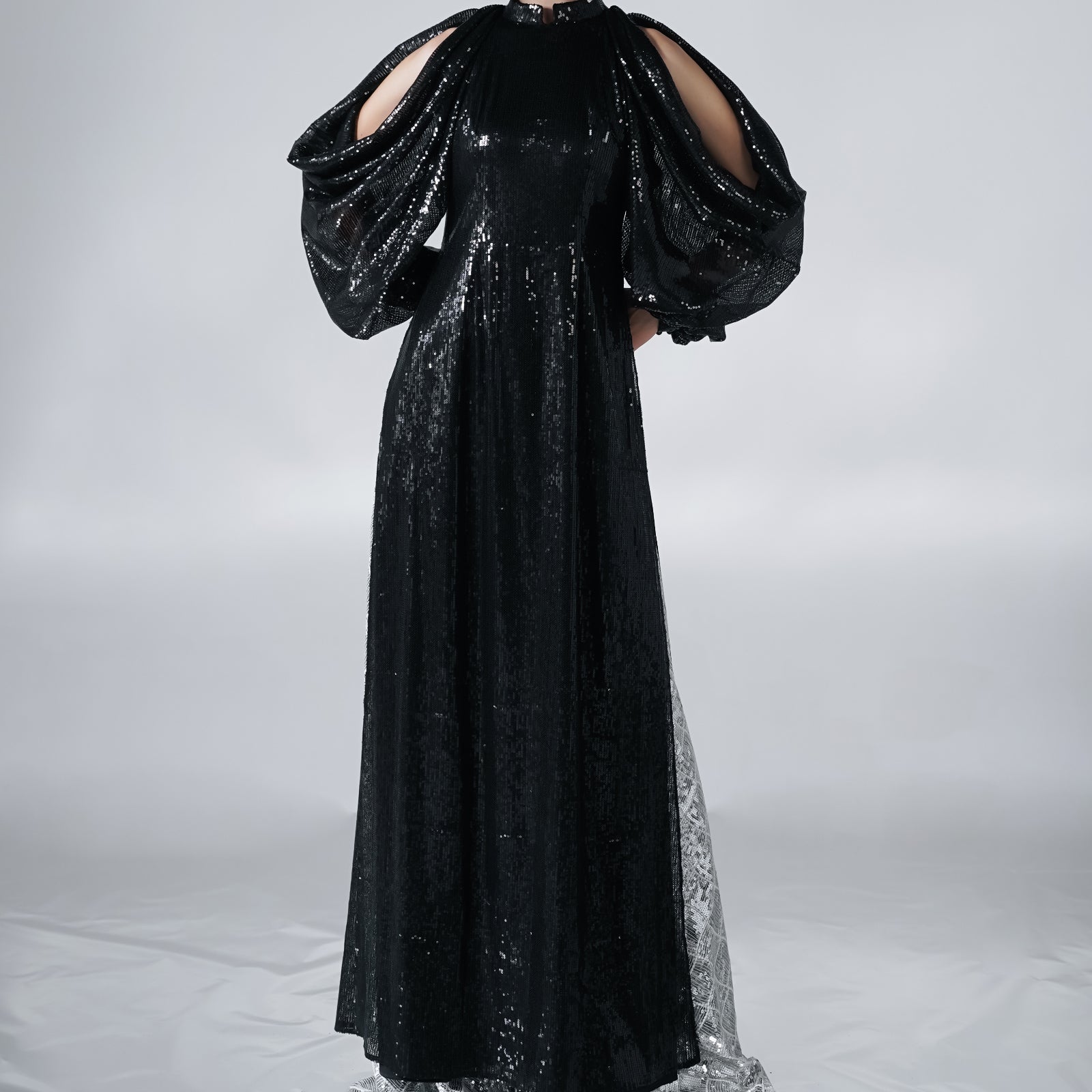 Huyen Mong Split Sleeve Ao Dai Set