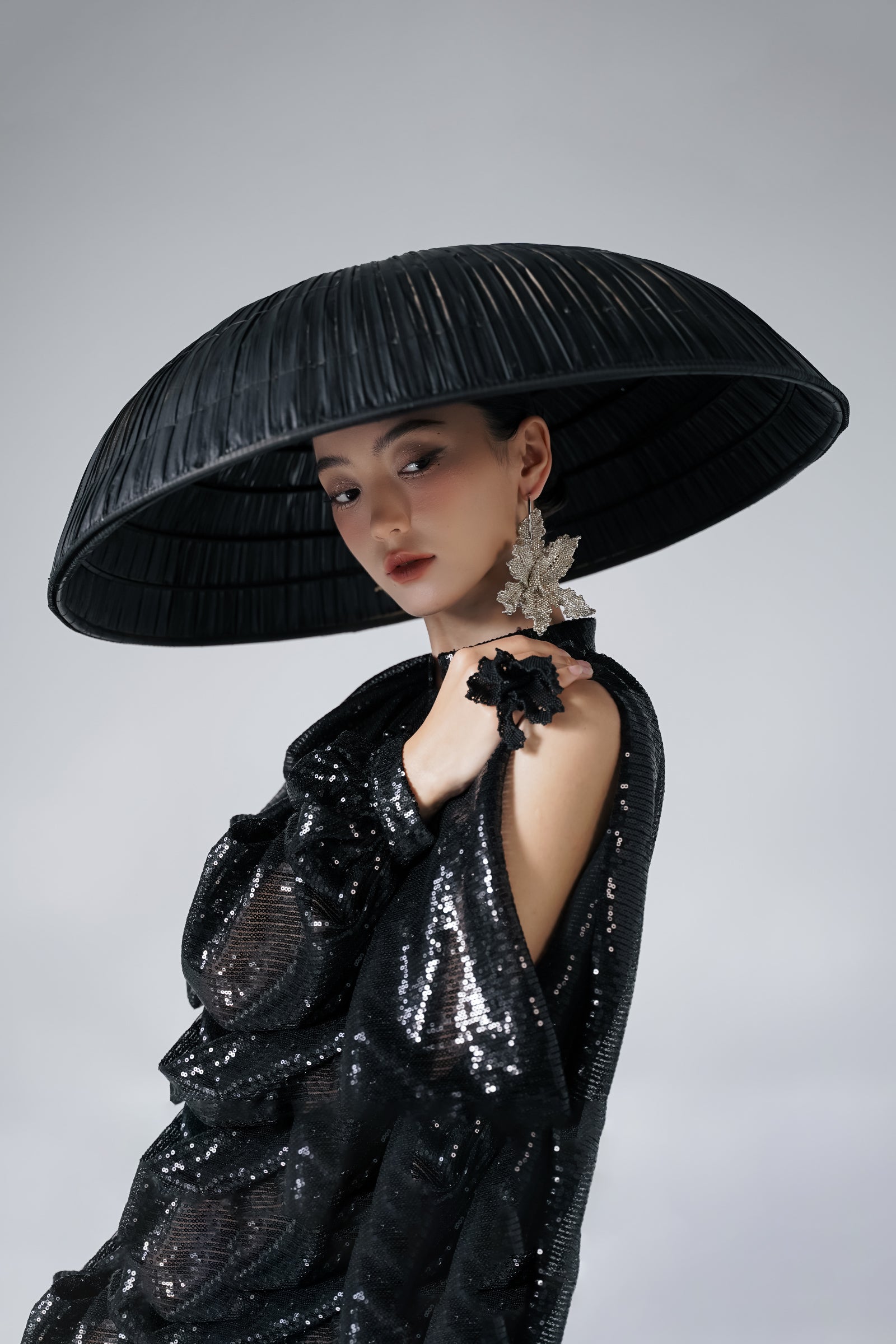 Huyen Mong Split Sleeve Ao Dai Set