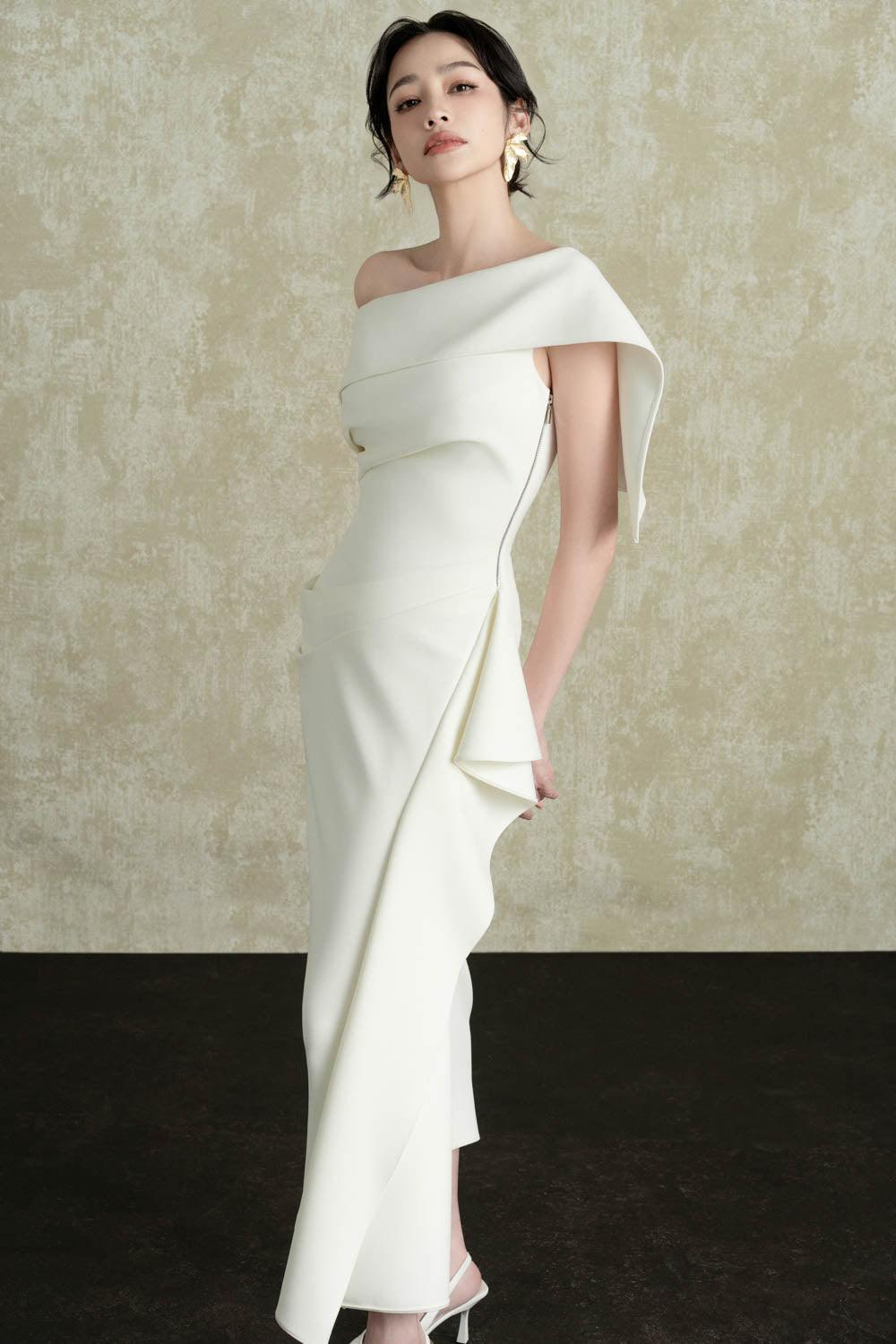 Arene Sheath Diagonal Neck Spandex Midi Dress