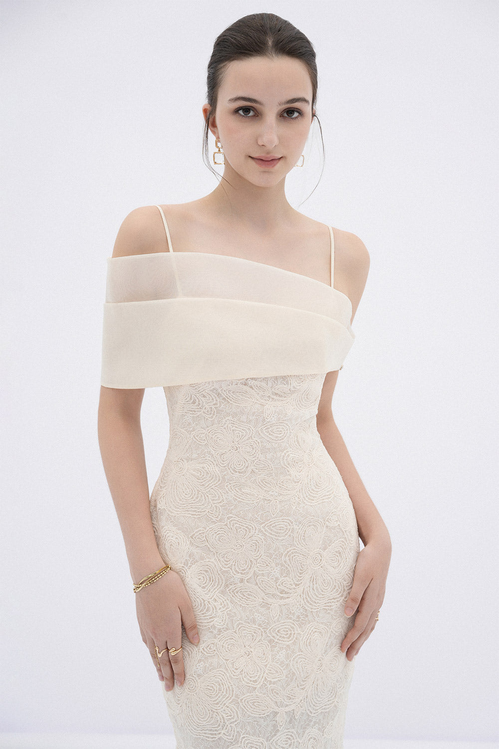 Eira Sheath Cold Shoulder Sleeved Lace Maxi Dress