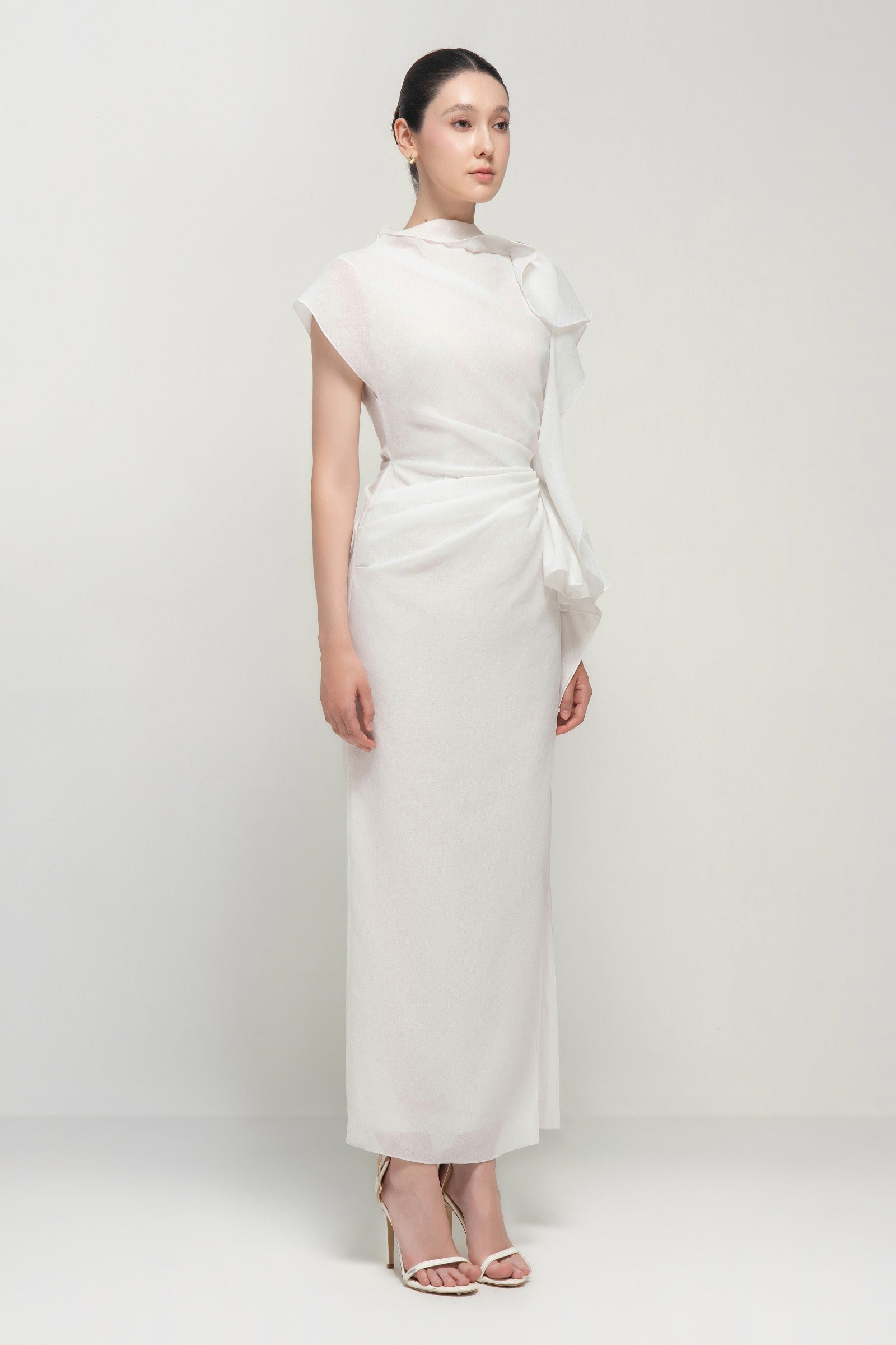 Sylphy Asymmetric Sleeve Maxi Dress