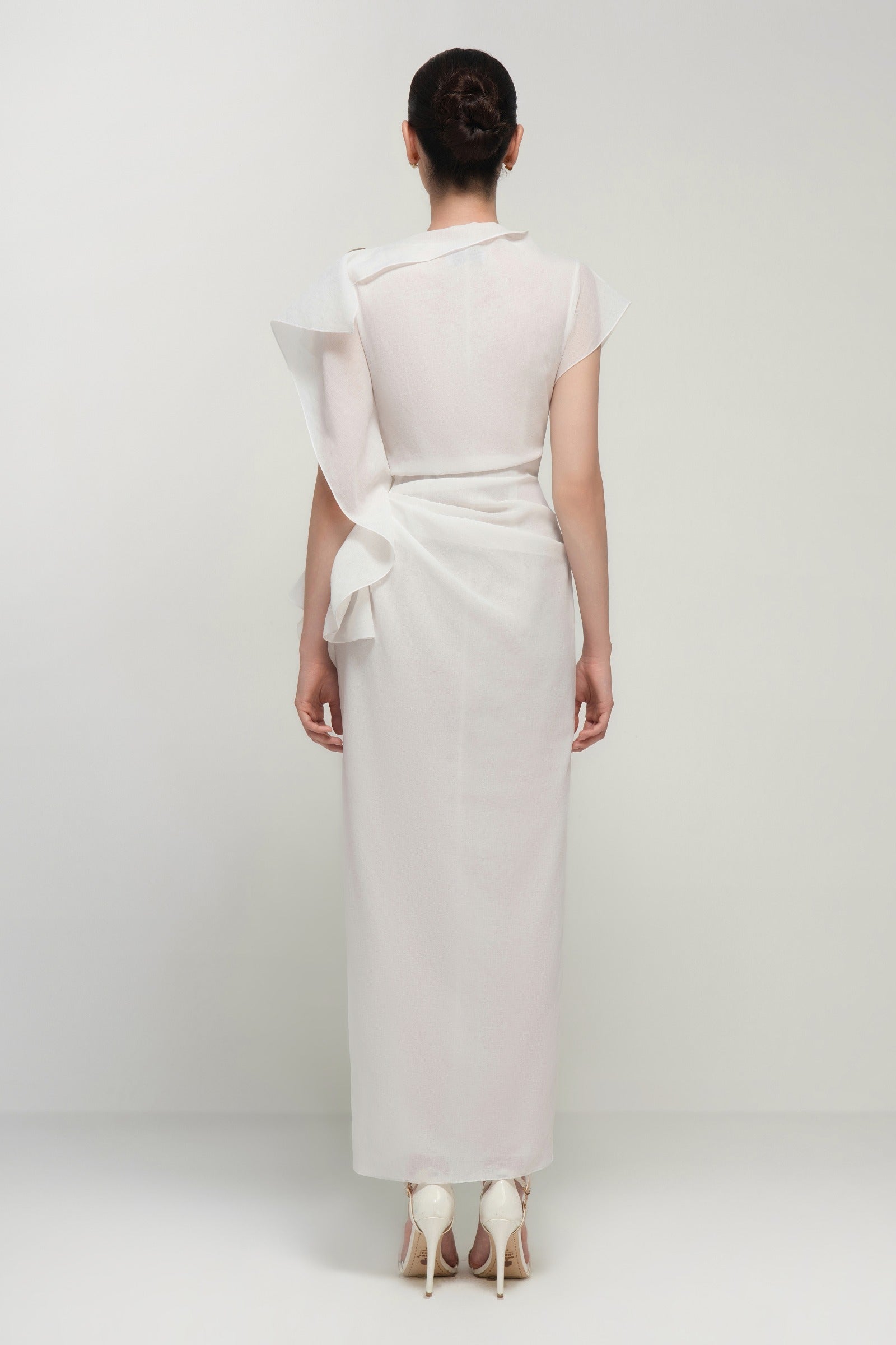 Sylphy Asymmetric Sleeve Maxi Dress