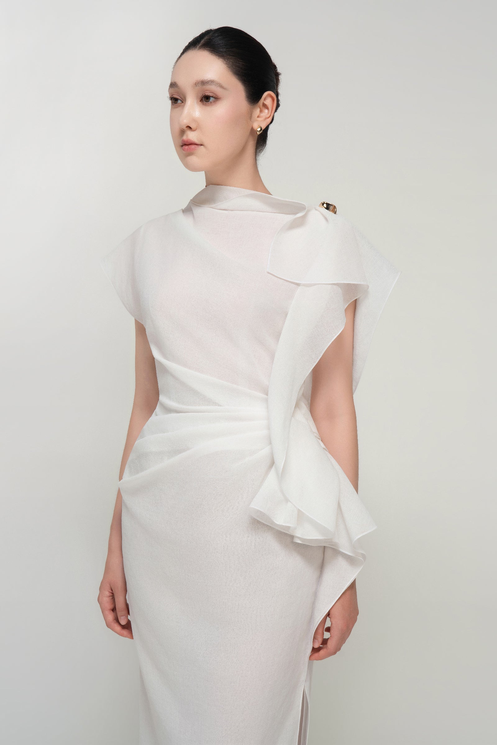 Sylphy Asymmetric Sleeve Maxi Dress