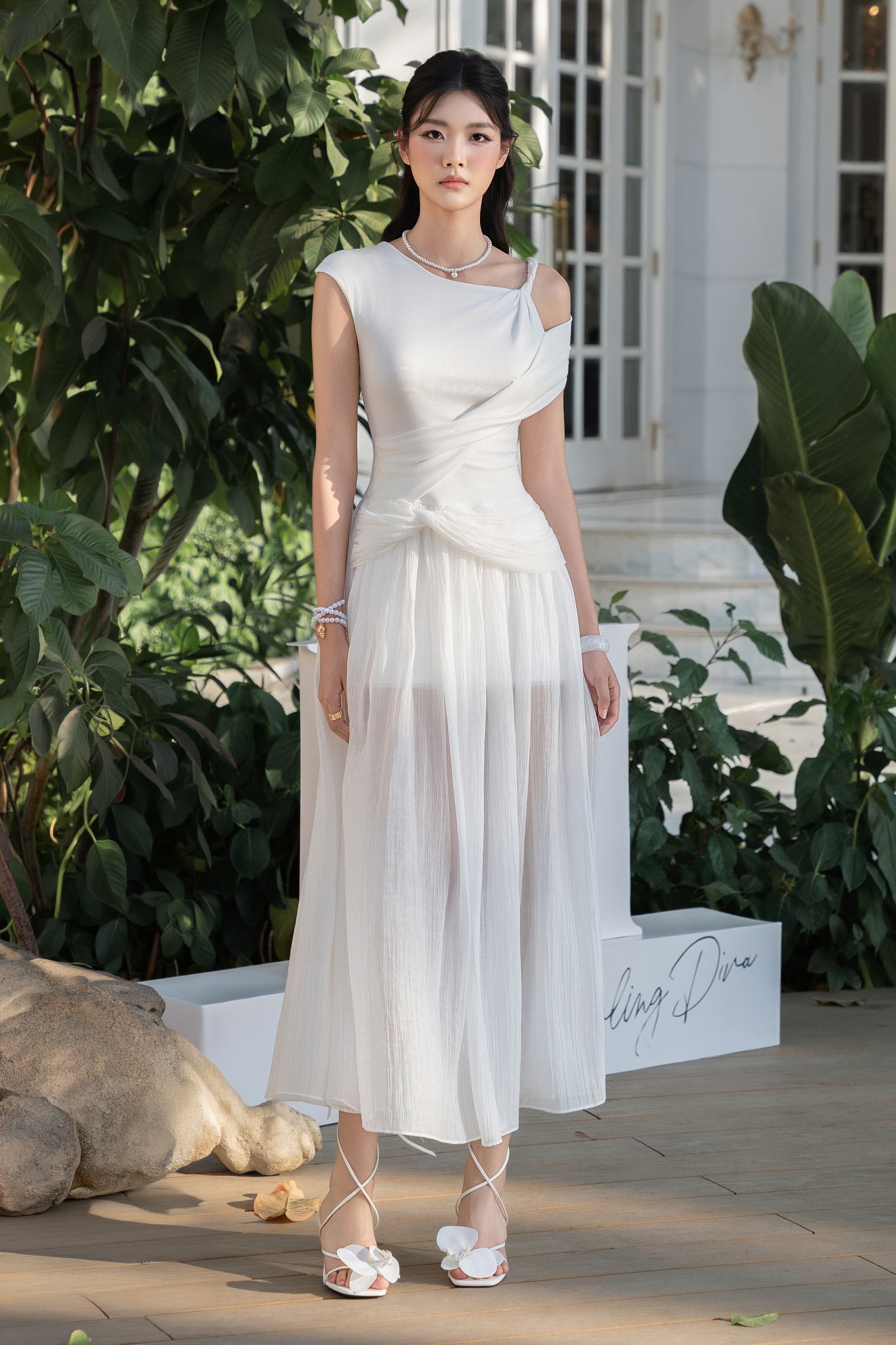 Narcis Asymmetric Sleeve Midi Dress