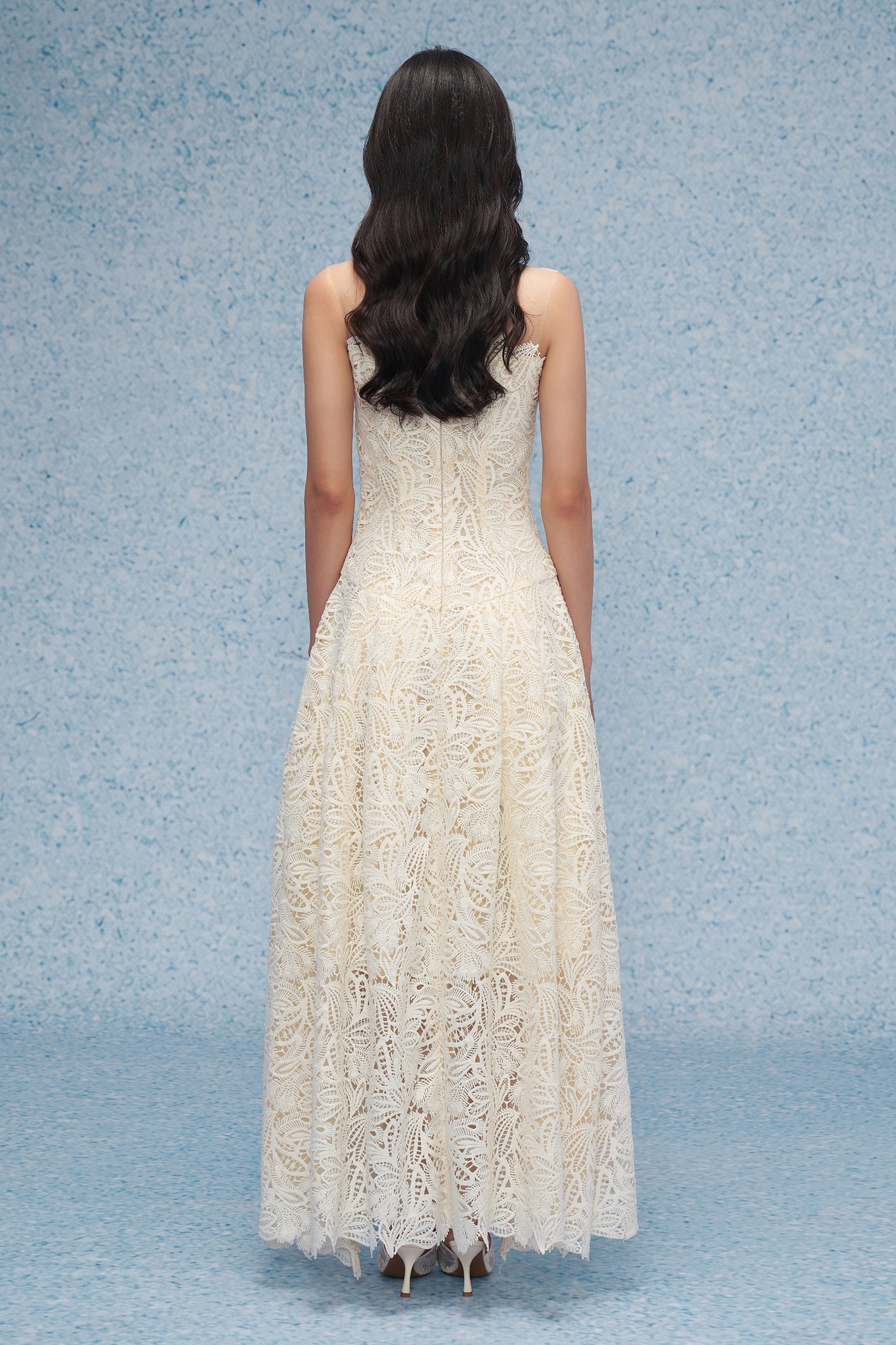 Nely Lace Maxi Dress