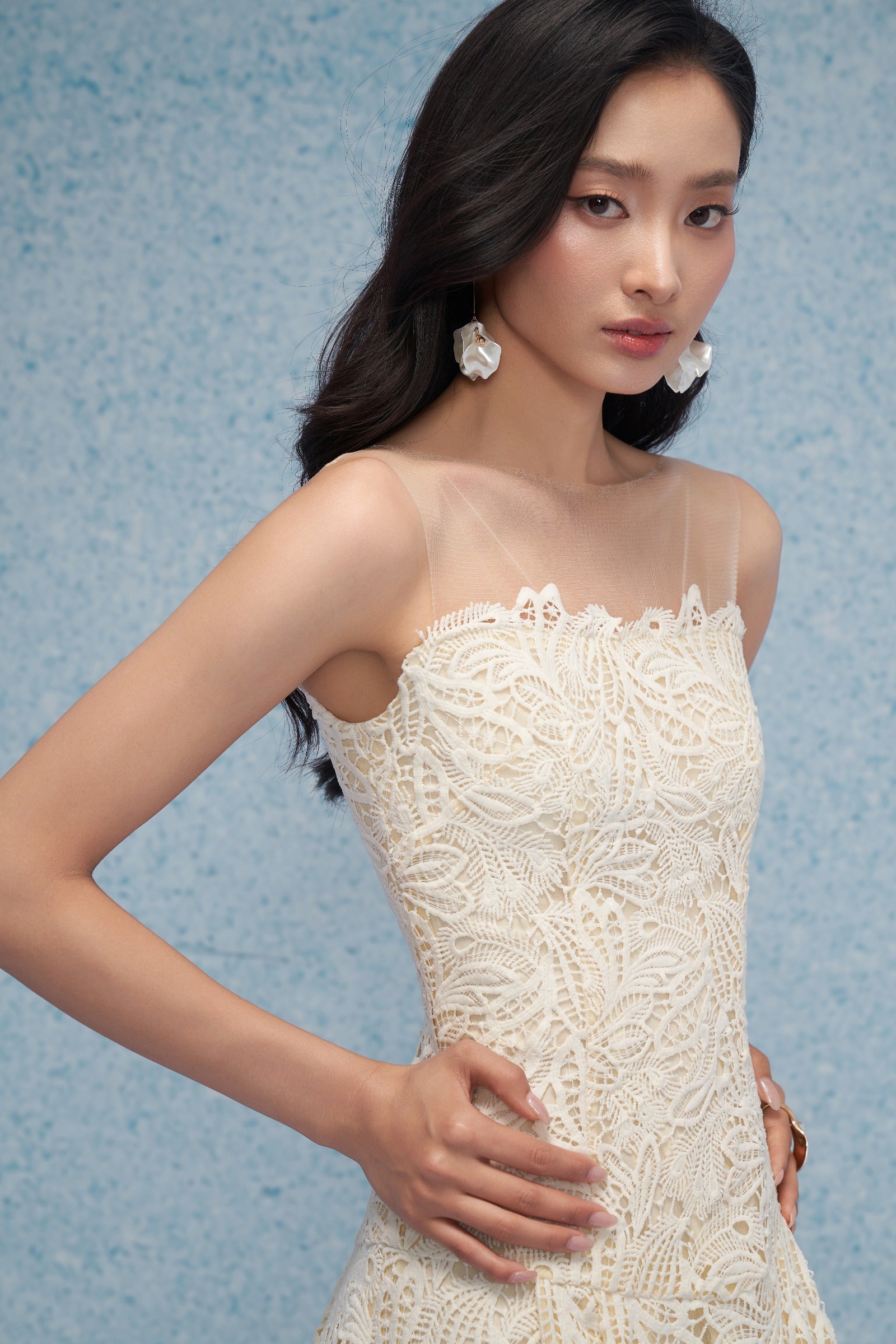 Nely Lace Maxi Dress