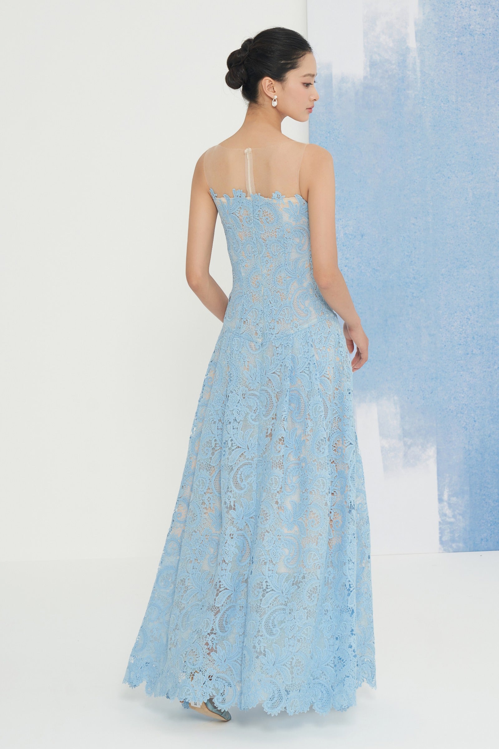 Nely Lace Maxi Dress
