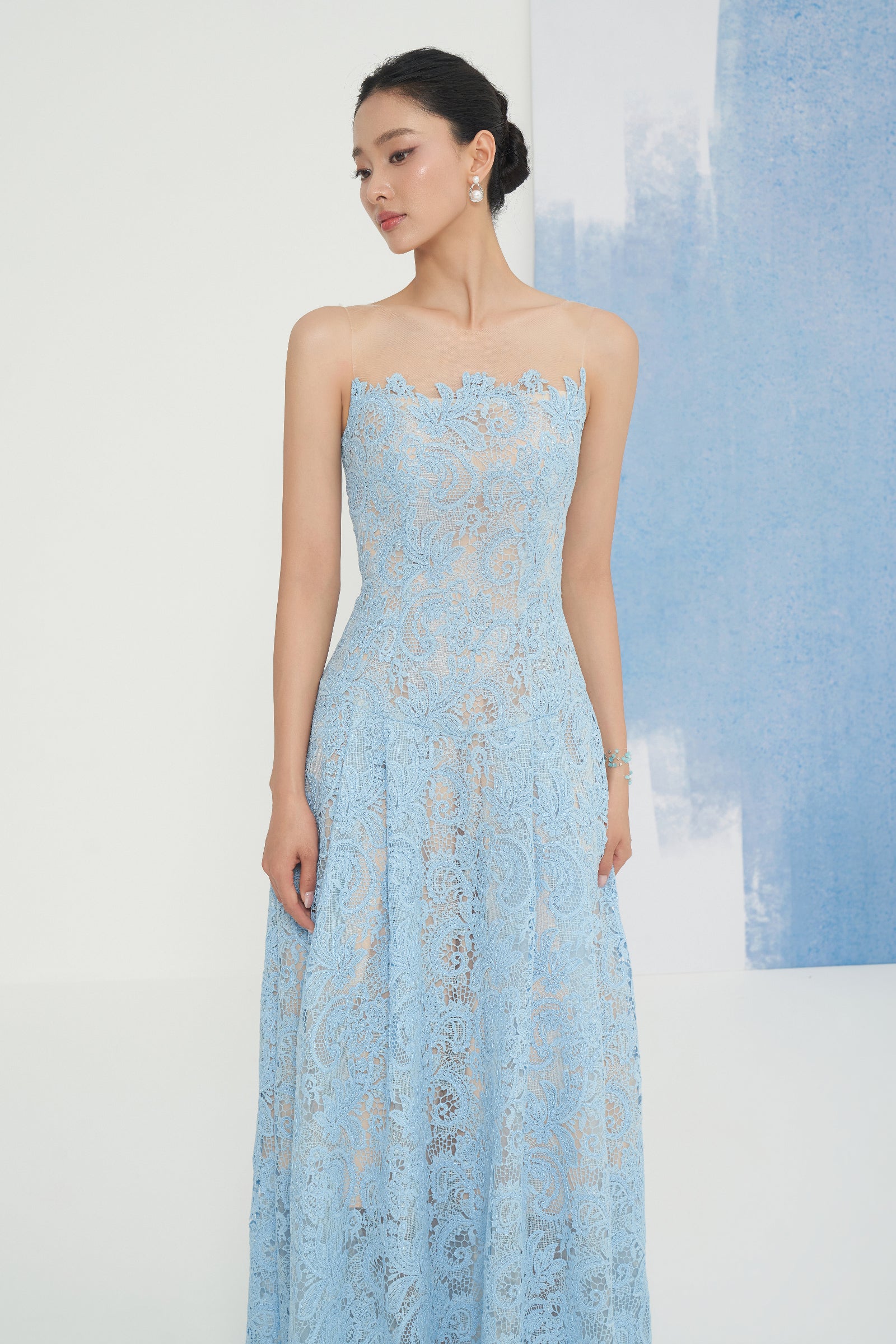 Nely Lace Maxi Dress