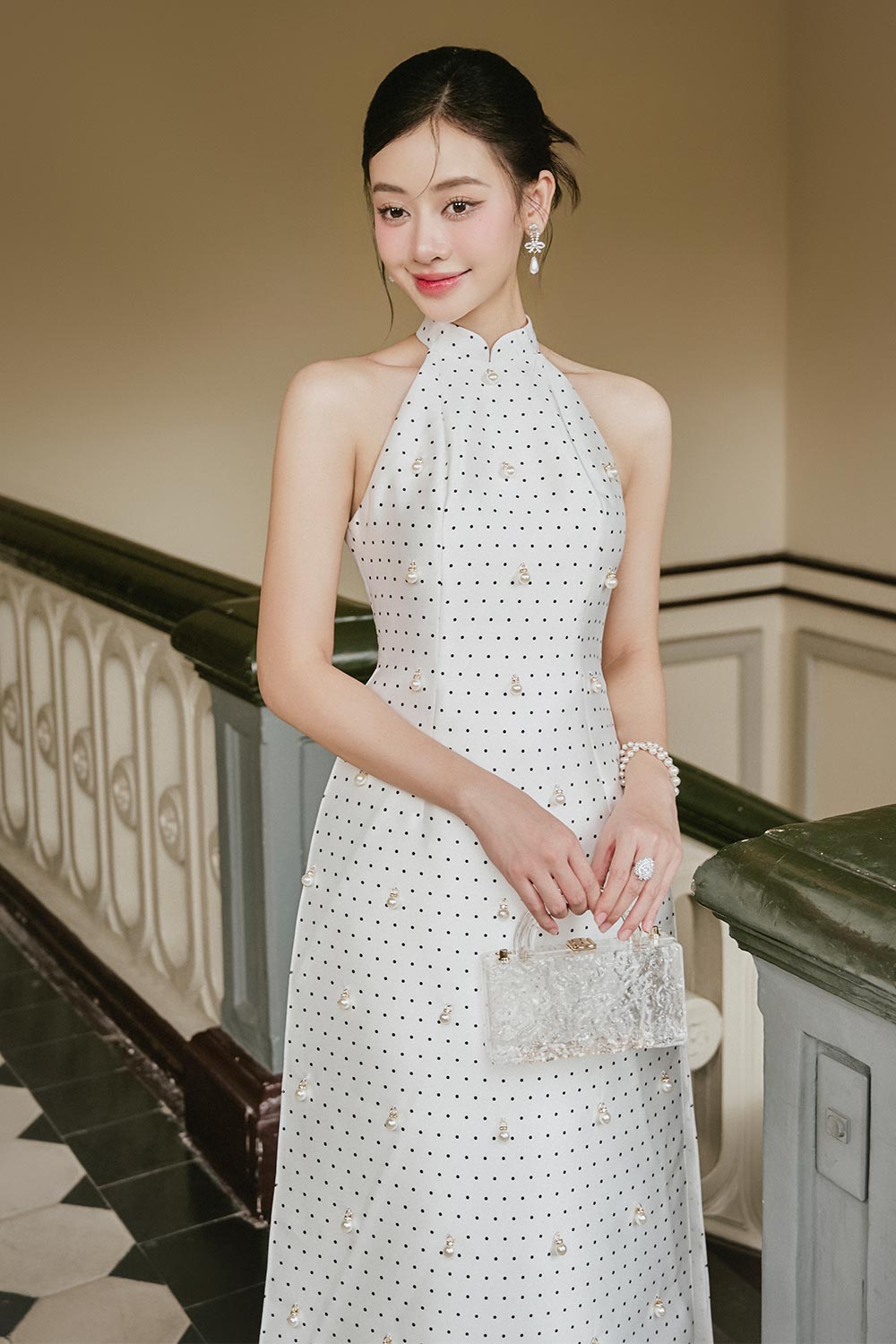 Uyen Nhi 1 A-line Sleeveless Taffeta Midi Ao Dai