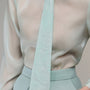 Nacré Lace Cravat