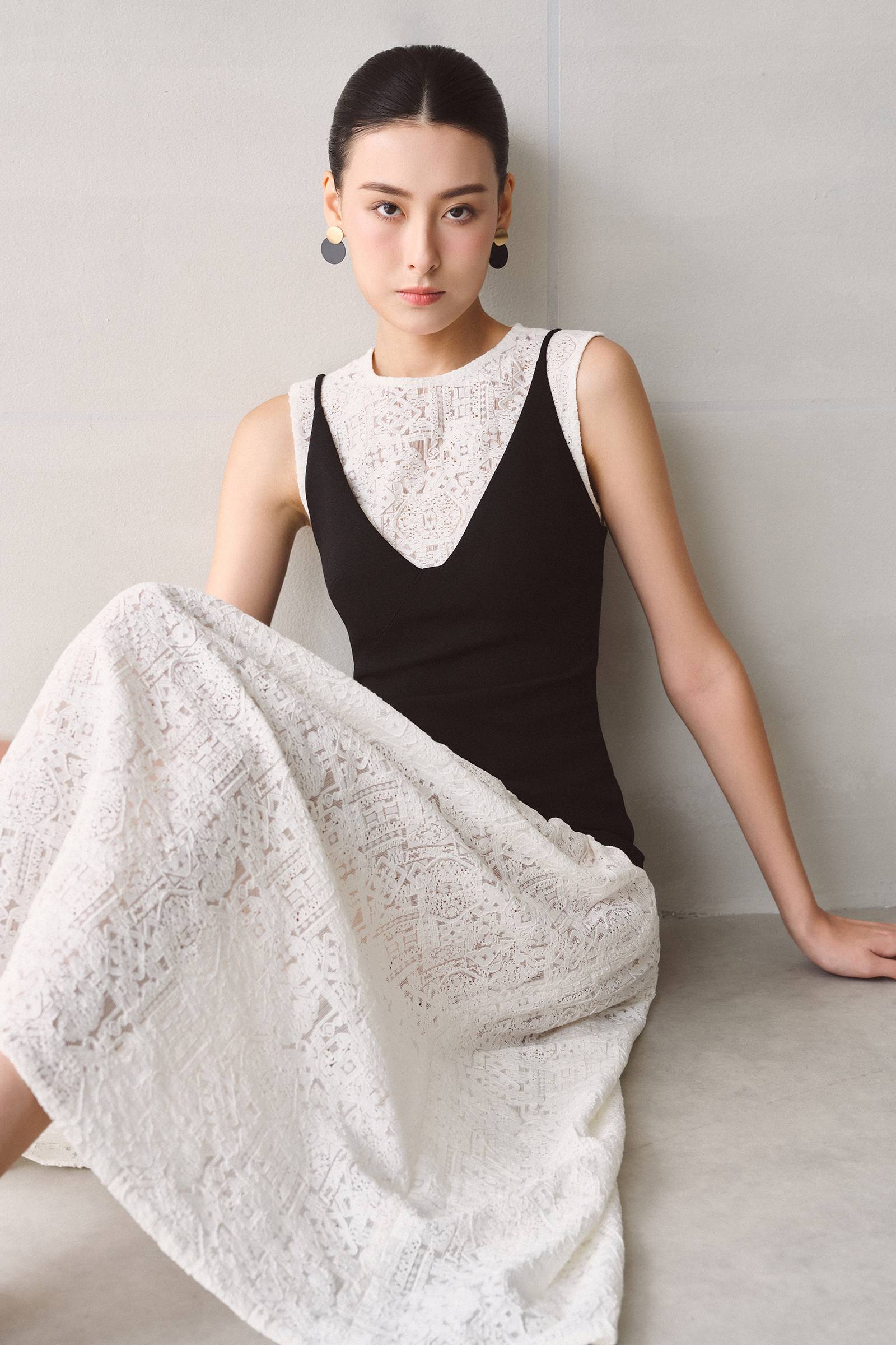 Umbra Round Neck Gathering Midi Dress