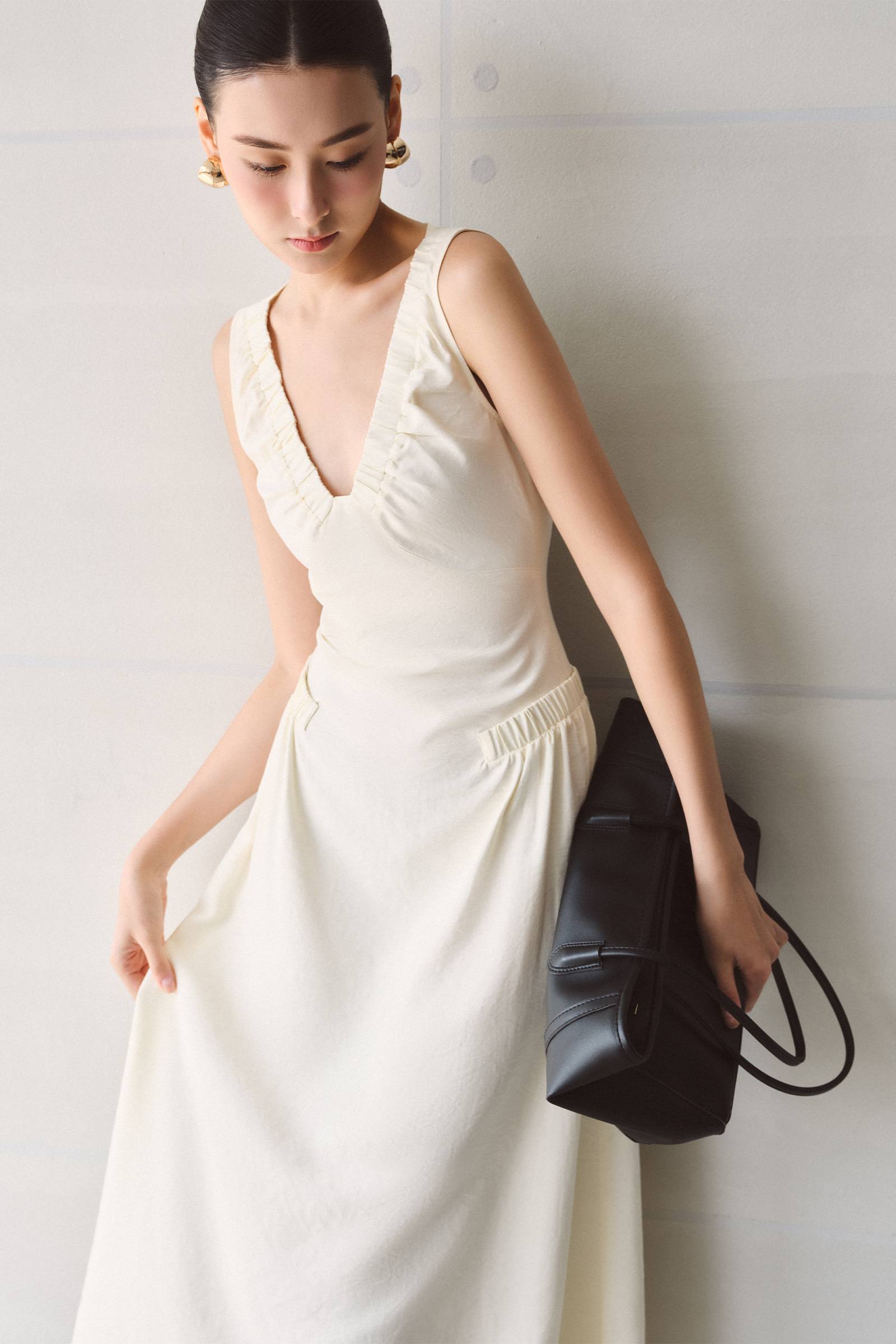 Clever V-Neck Gathering Midi Dress