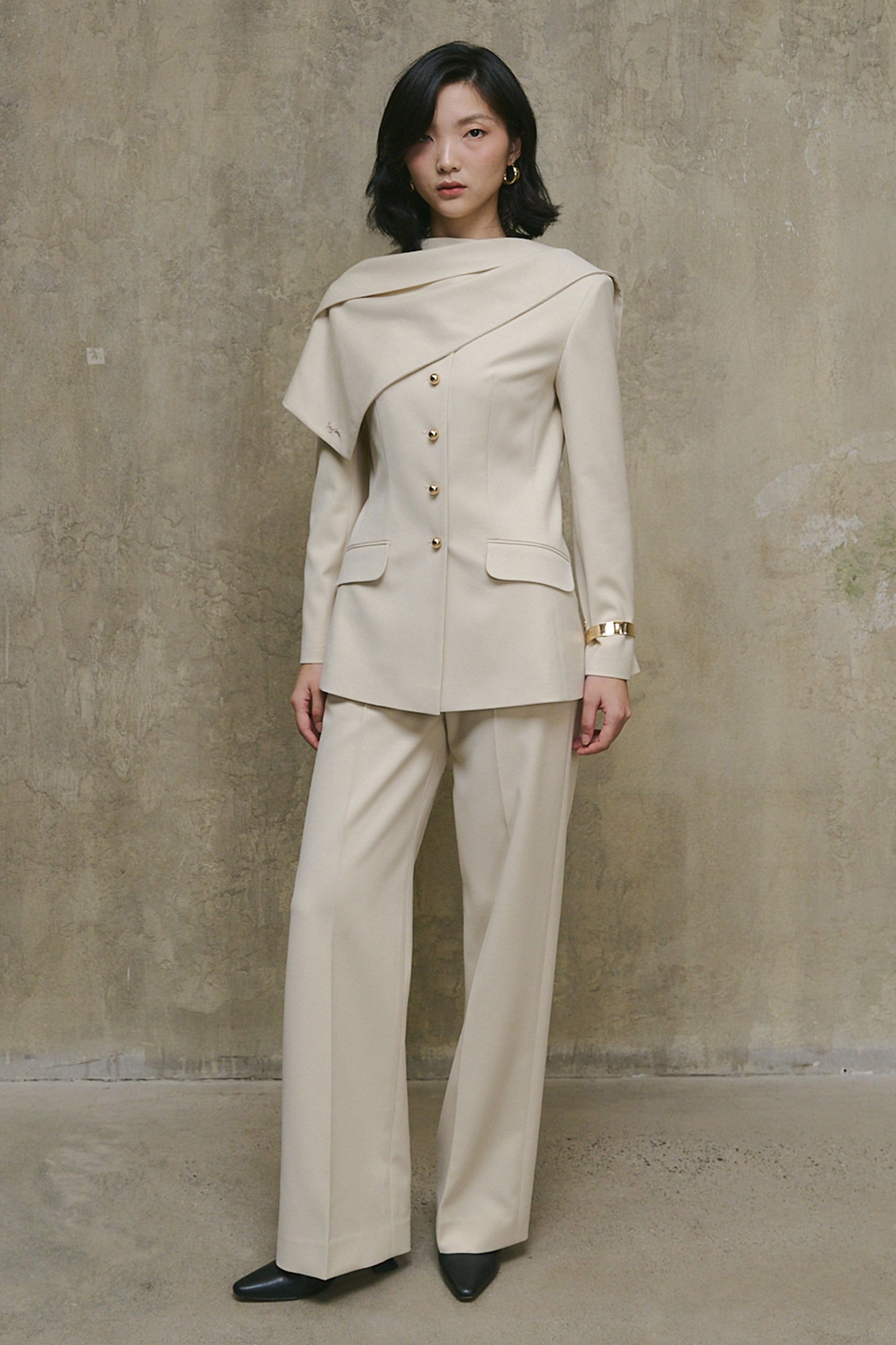 Flair Round Neck Blazer