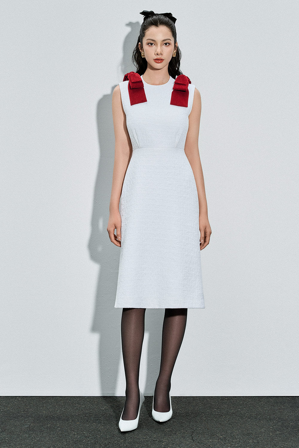 Clover Trumpet Bow Tie Quilted Fabric Midi Dress