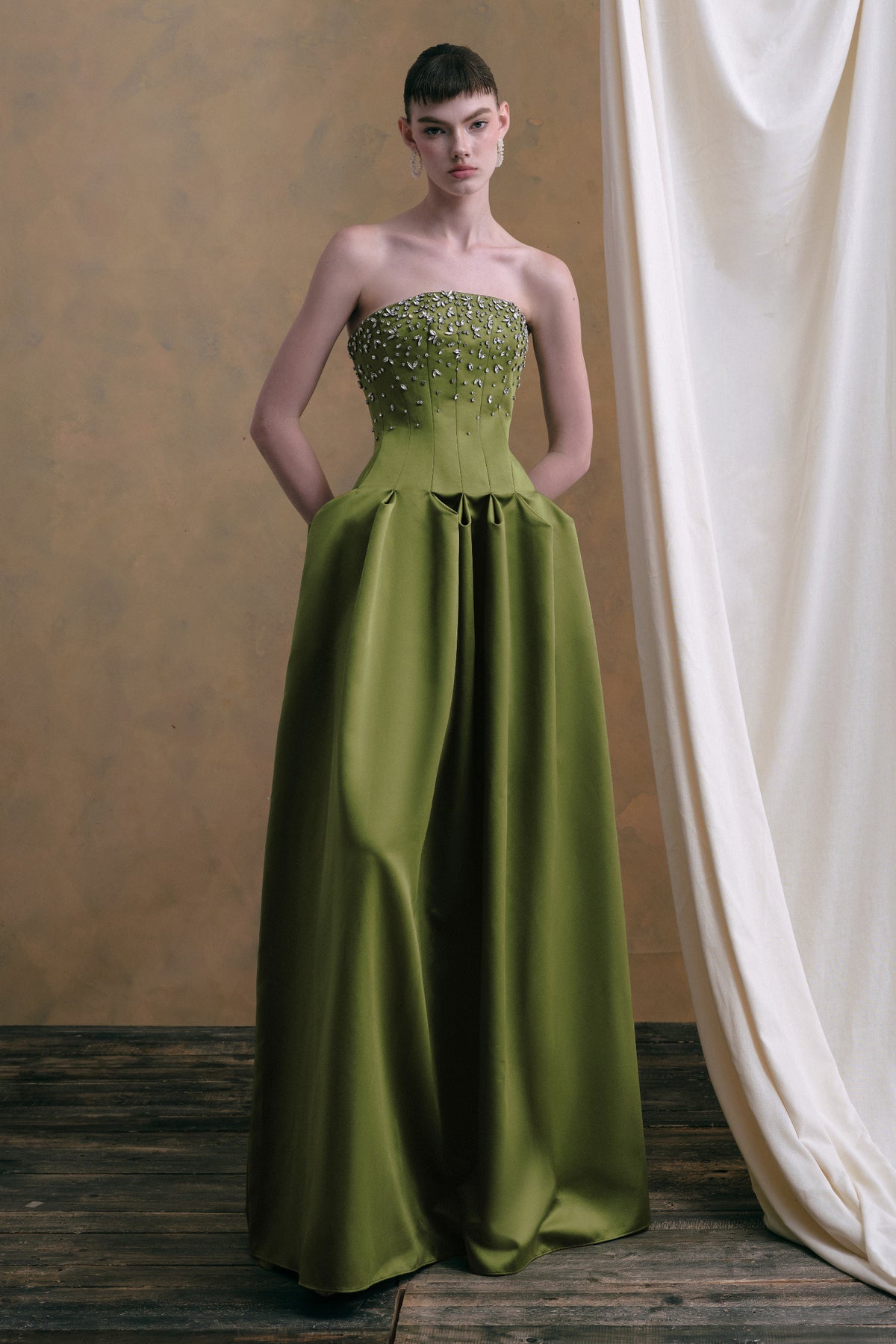 Verena Tie Neck Set