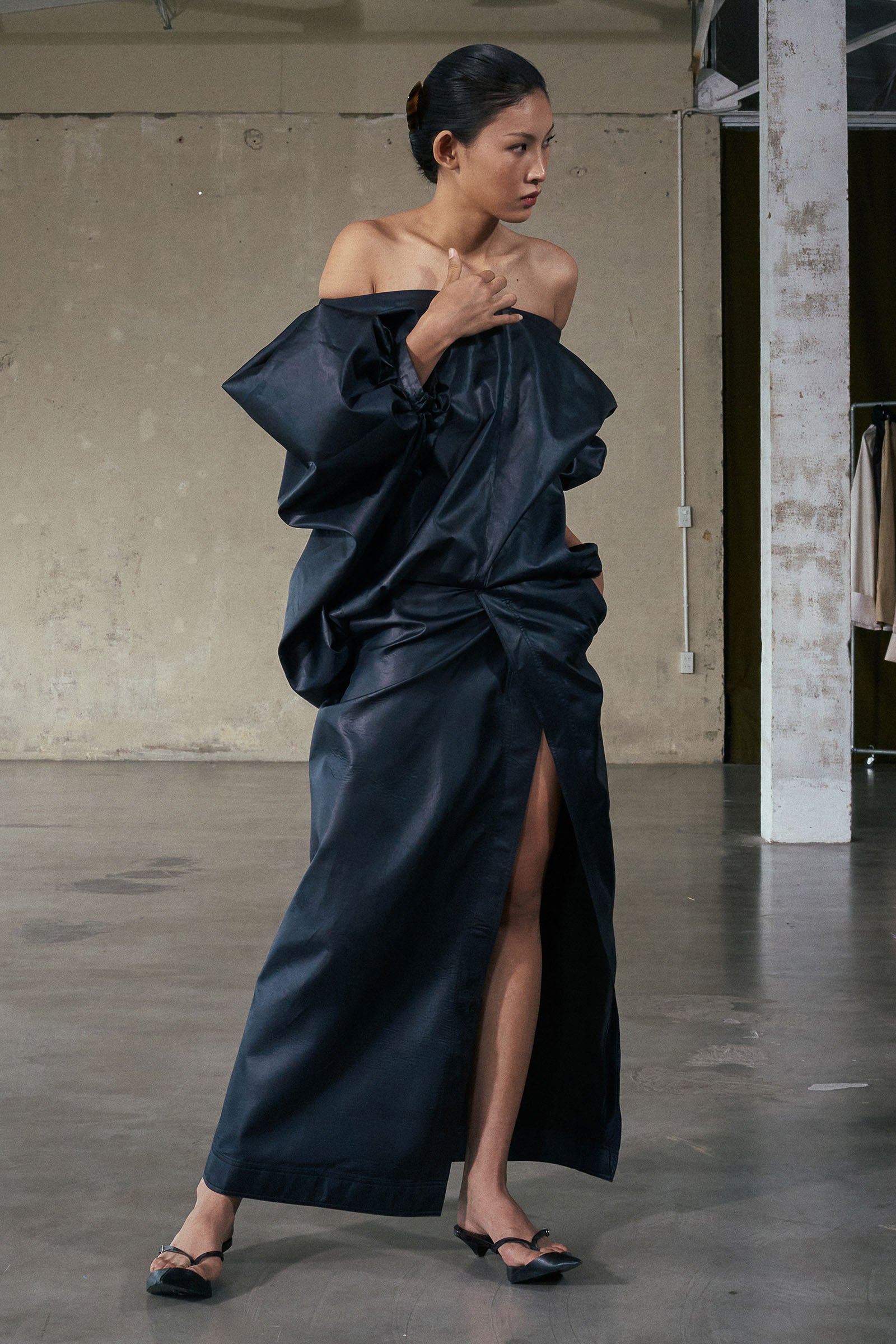 cocoon maxi dress Hac Vi Midnight Navy / Customize Baddie Dresses Fashion Forms Women's Superlite and striking metal embellishments Color:Black&Cabernet