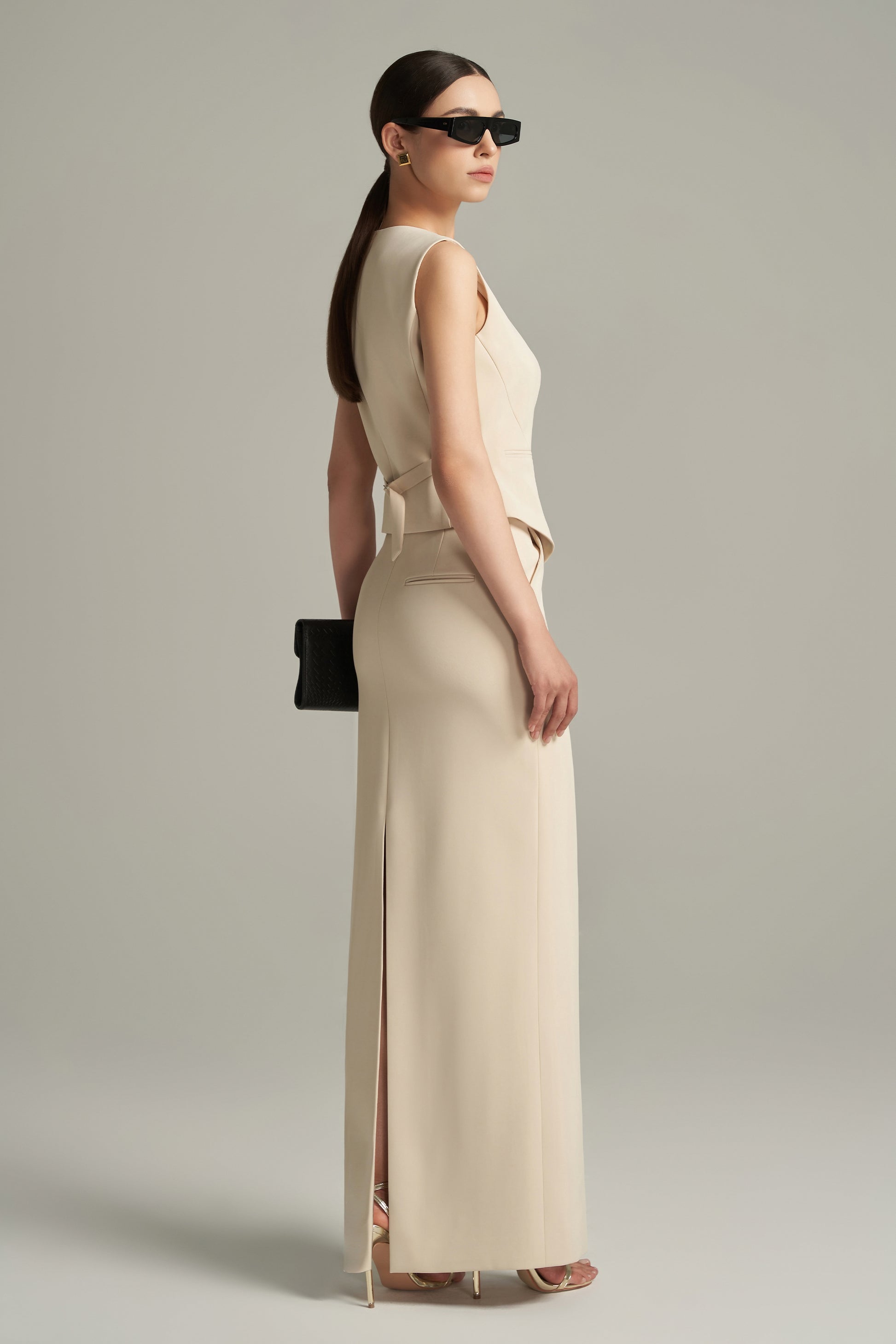 Donna Hourglass V-Neck Corduroy Vest