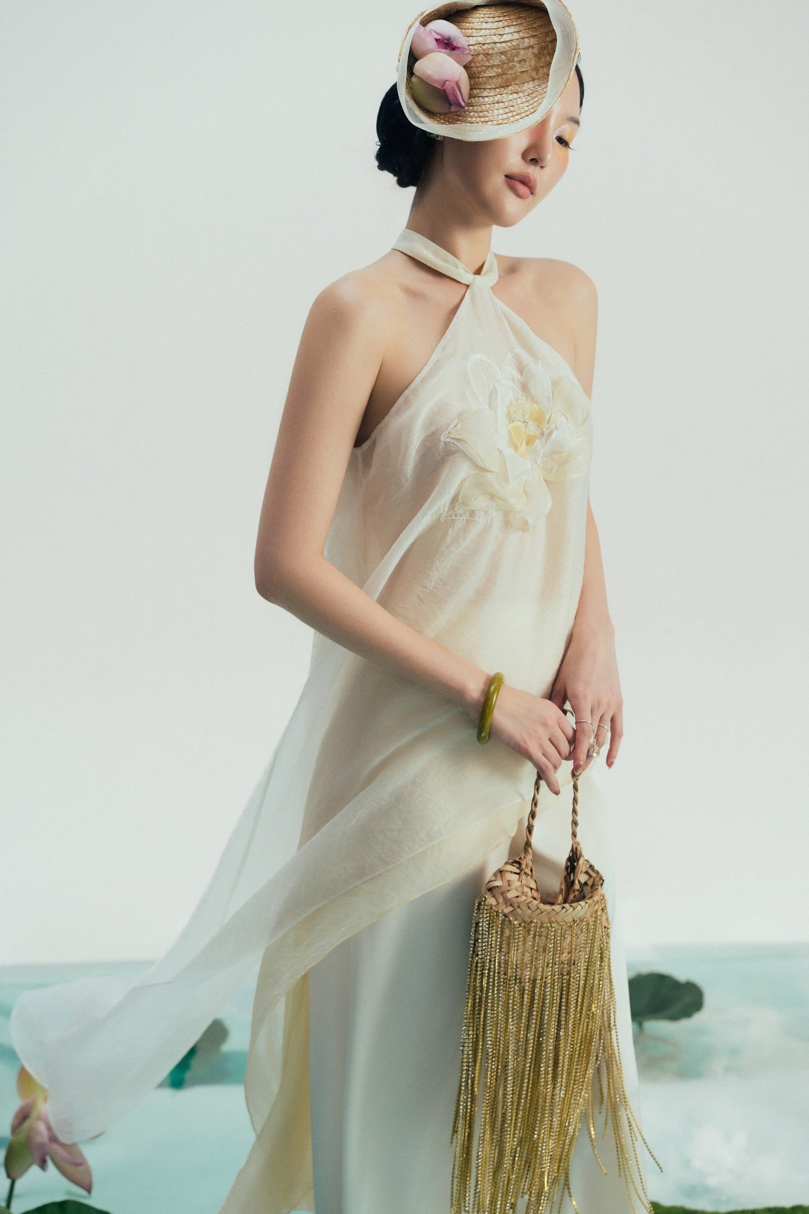 Lien Tuyet Halter Set