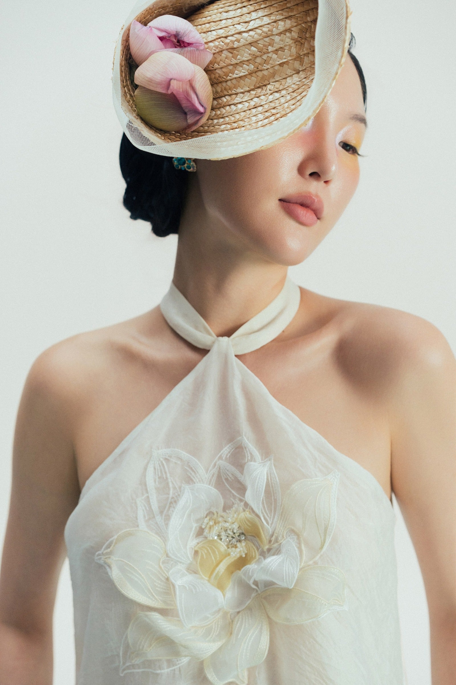 Lien Tuyet Halter Set