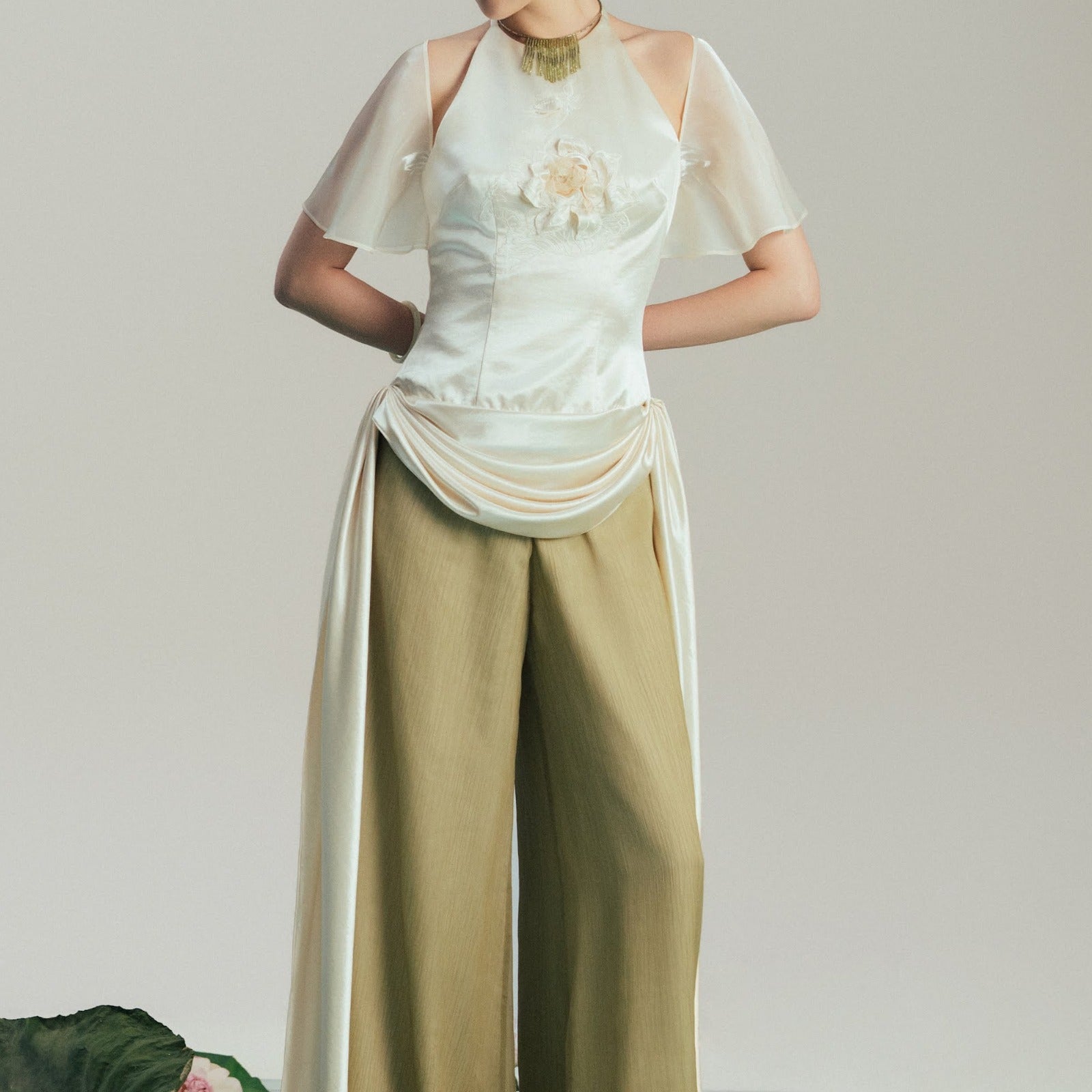 Lien To Draped Set