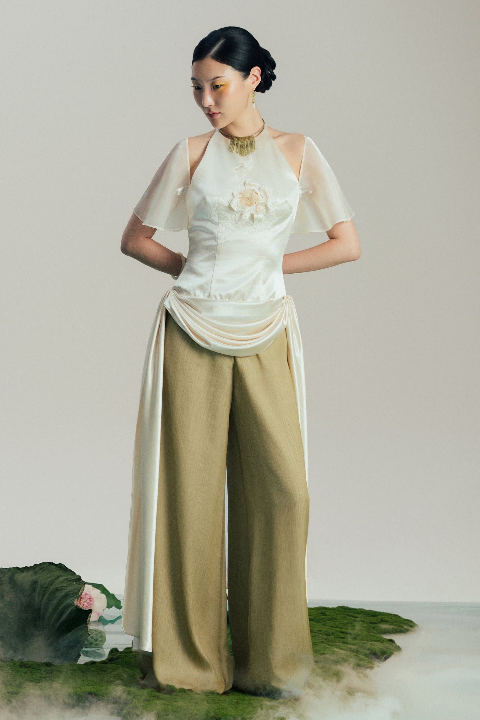 Lien To Draped Set